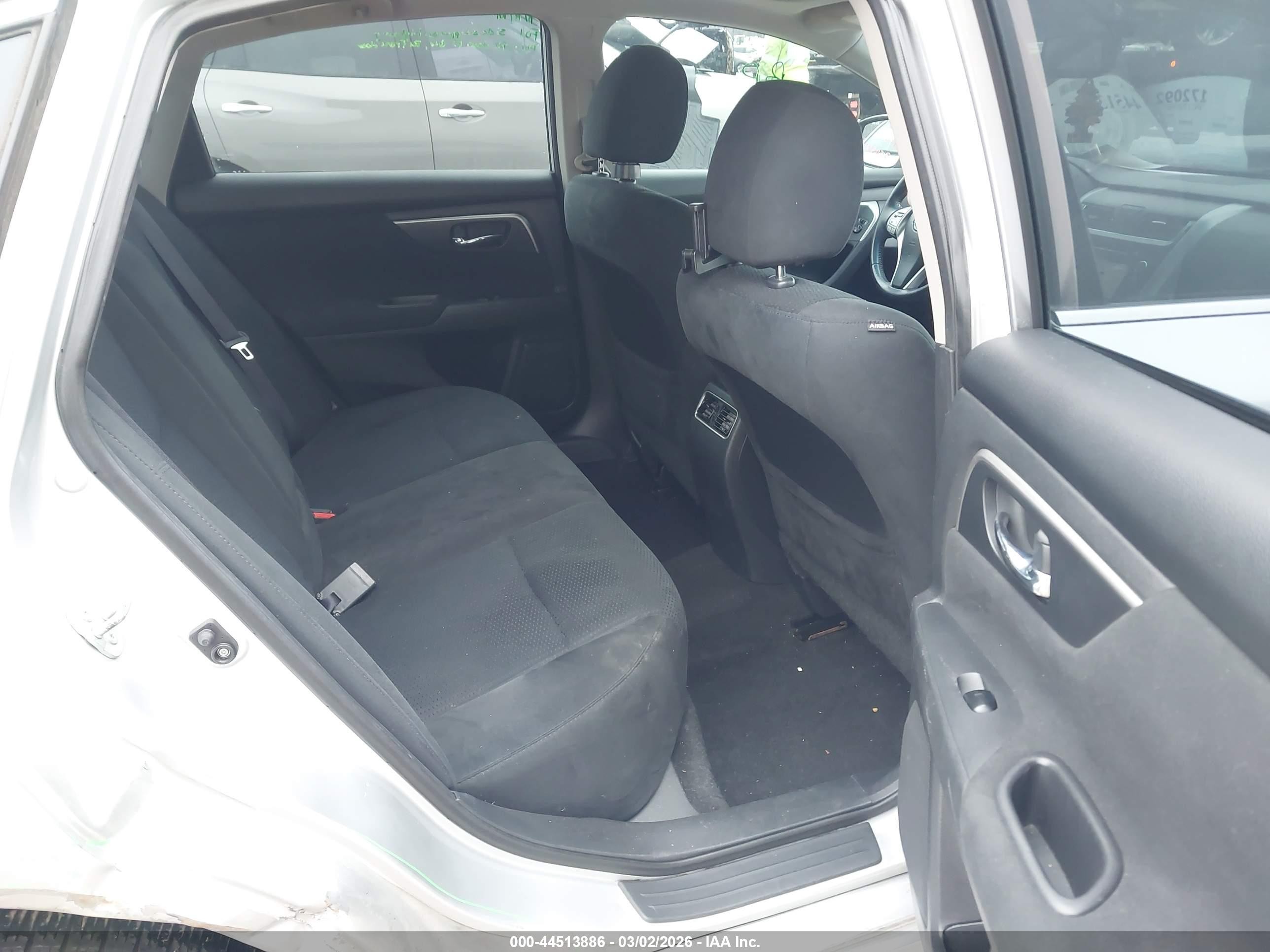 2015 Nissan Altima 2.5 Sv Silver vin: 1N4AL3AP5FC142365