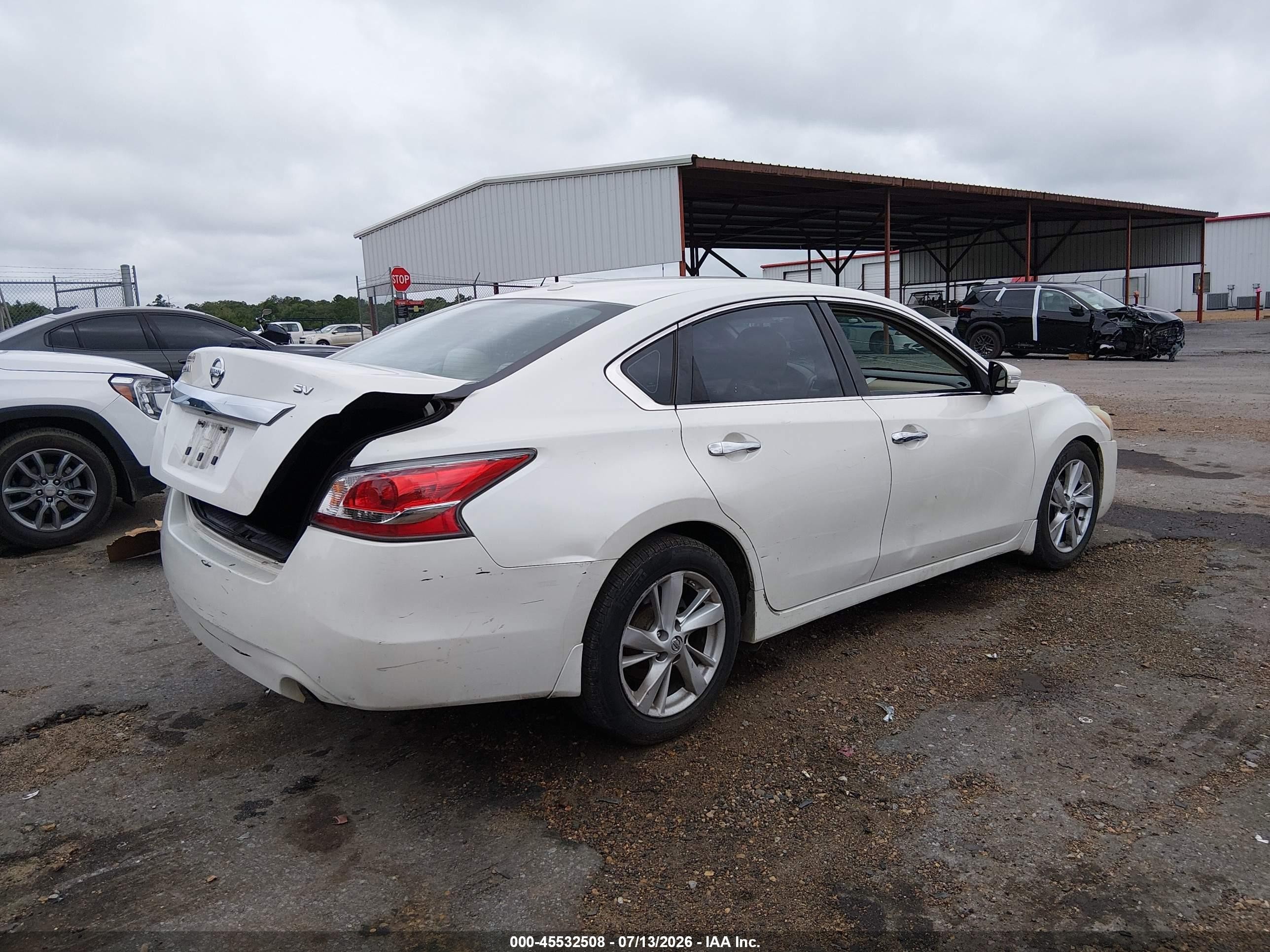 2015 Nissan Altima 2.5 Sv White vin: 1N4AL3AP5FC145010