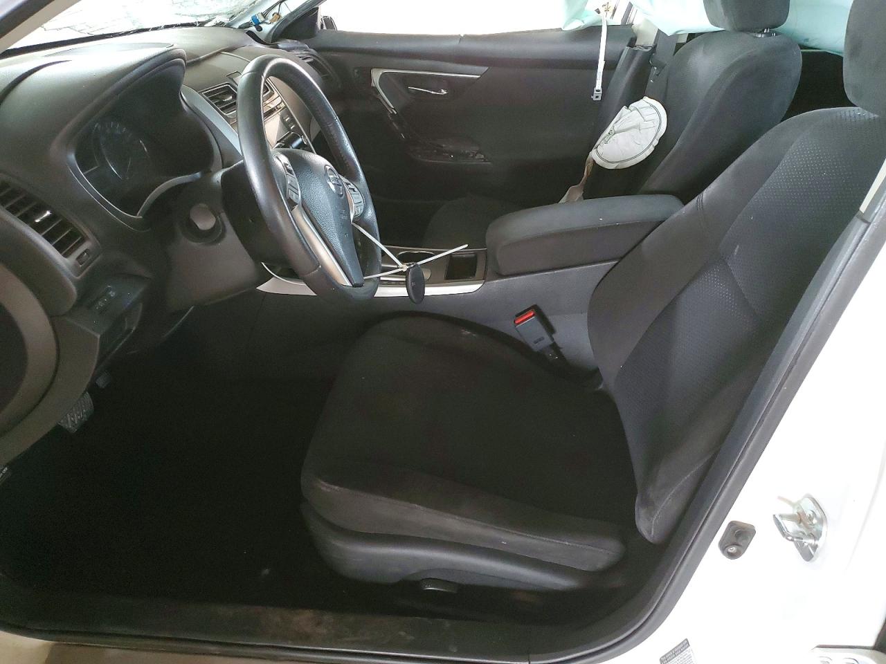 2015 Nissan Altima 2.5 Sv White vin: 1N4AL3AP5FC156363
