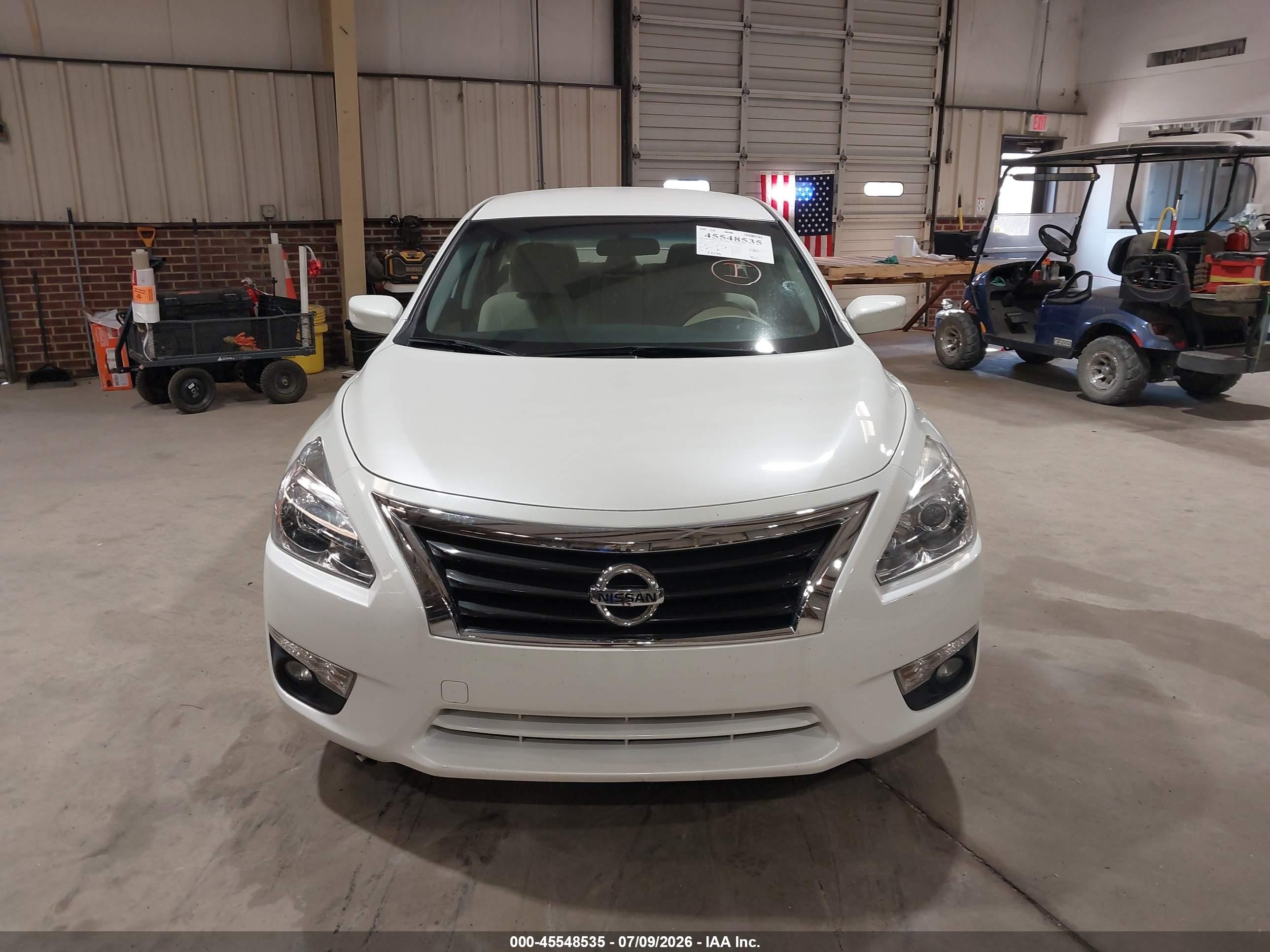 2015 Nissan Altima 2.5 Sv White vin: 1N4AL3AP5FC157352
