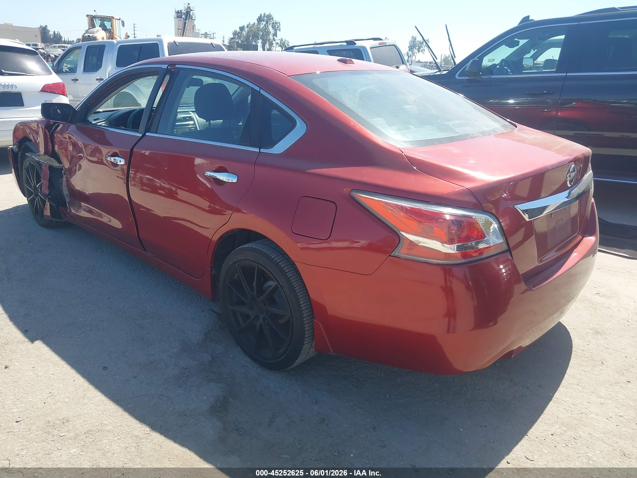 2015 Nissan Altima 2.5 S Red vin: 1N4AL3AP5FC172014