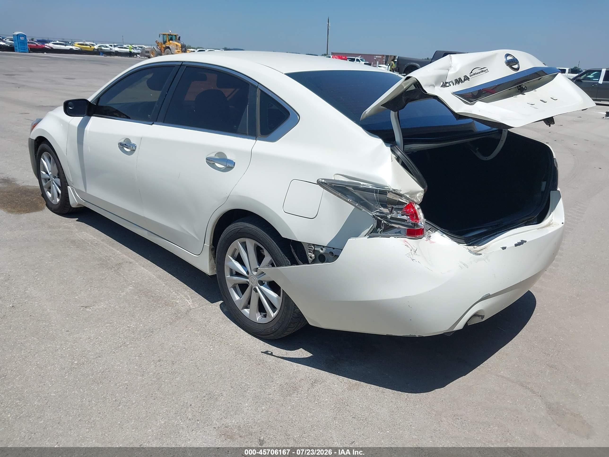 2015 Nissan Altima 2.5/2.5 S/2.5 Sl/2.5 Sv White vin: 1N4AL3AP5FC175026