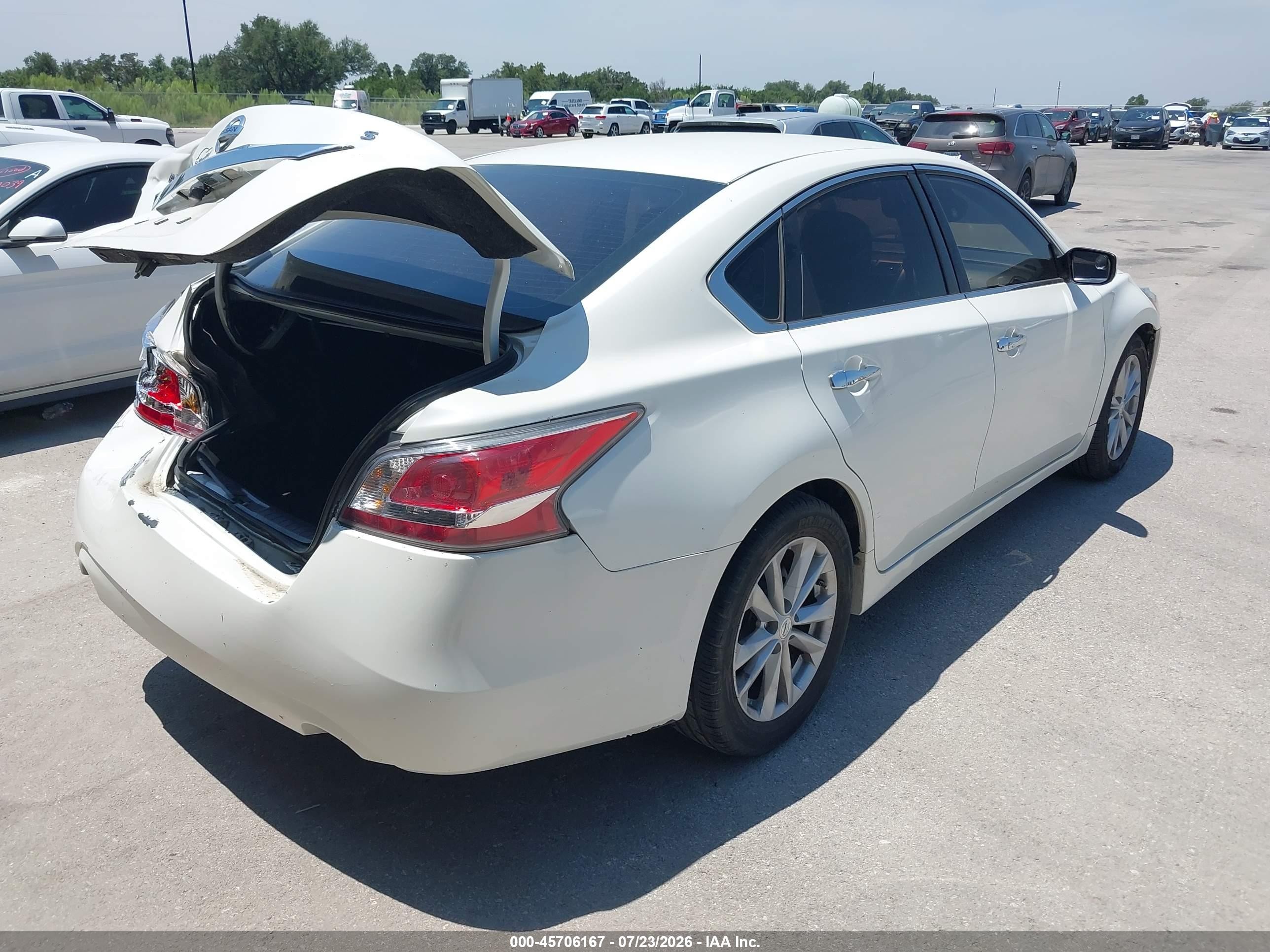 2015 Nissan Altima 2.5/2.5 S/2.5 Sl/2.5 Sv White vin: 1N4AL3AP5FC175026