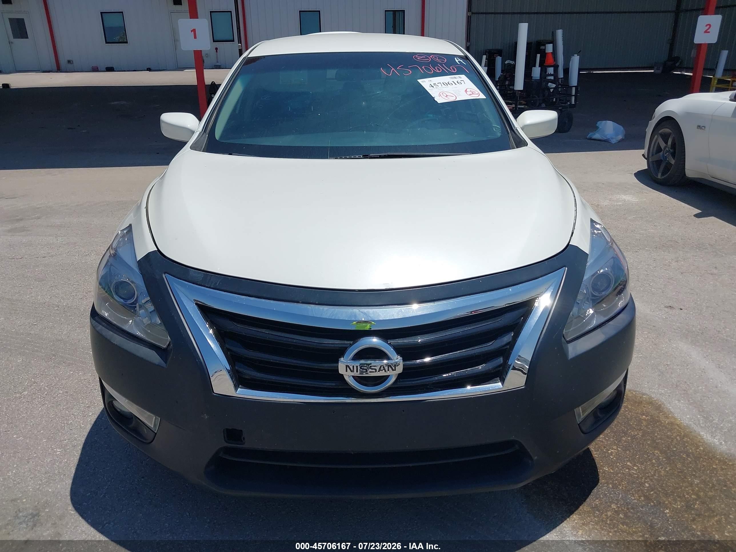 2015 Nissan Altima 2.5/2.5 S/2.5 Sl/2.5 Sv White vin: 1N4AL3AP5FC175026