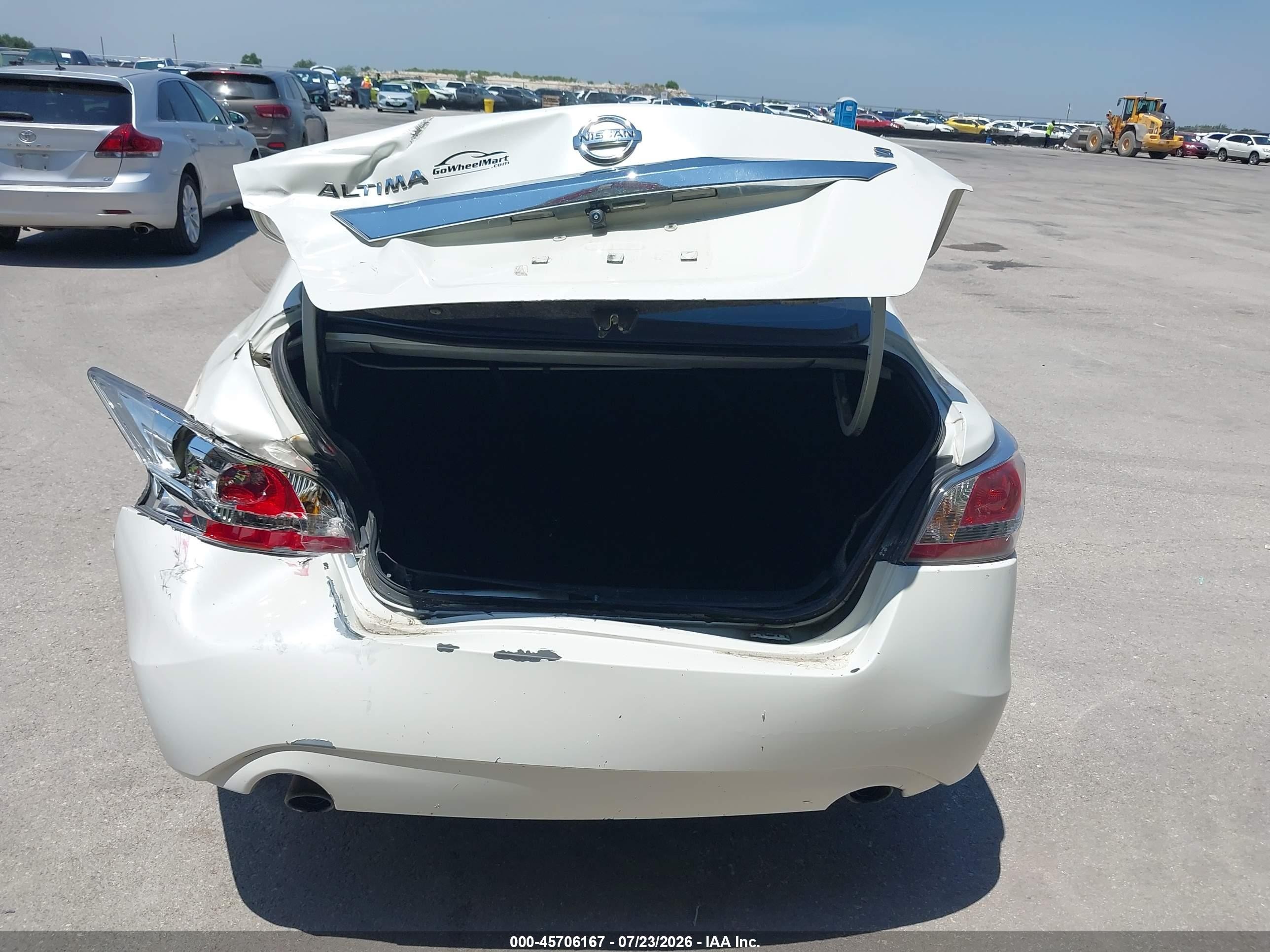 2015 Nissan Altima 2.5/2.5 S/2.5 Sl/2.5 Sv White vin: 1N4AL3AP5FC175026