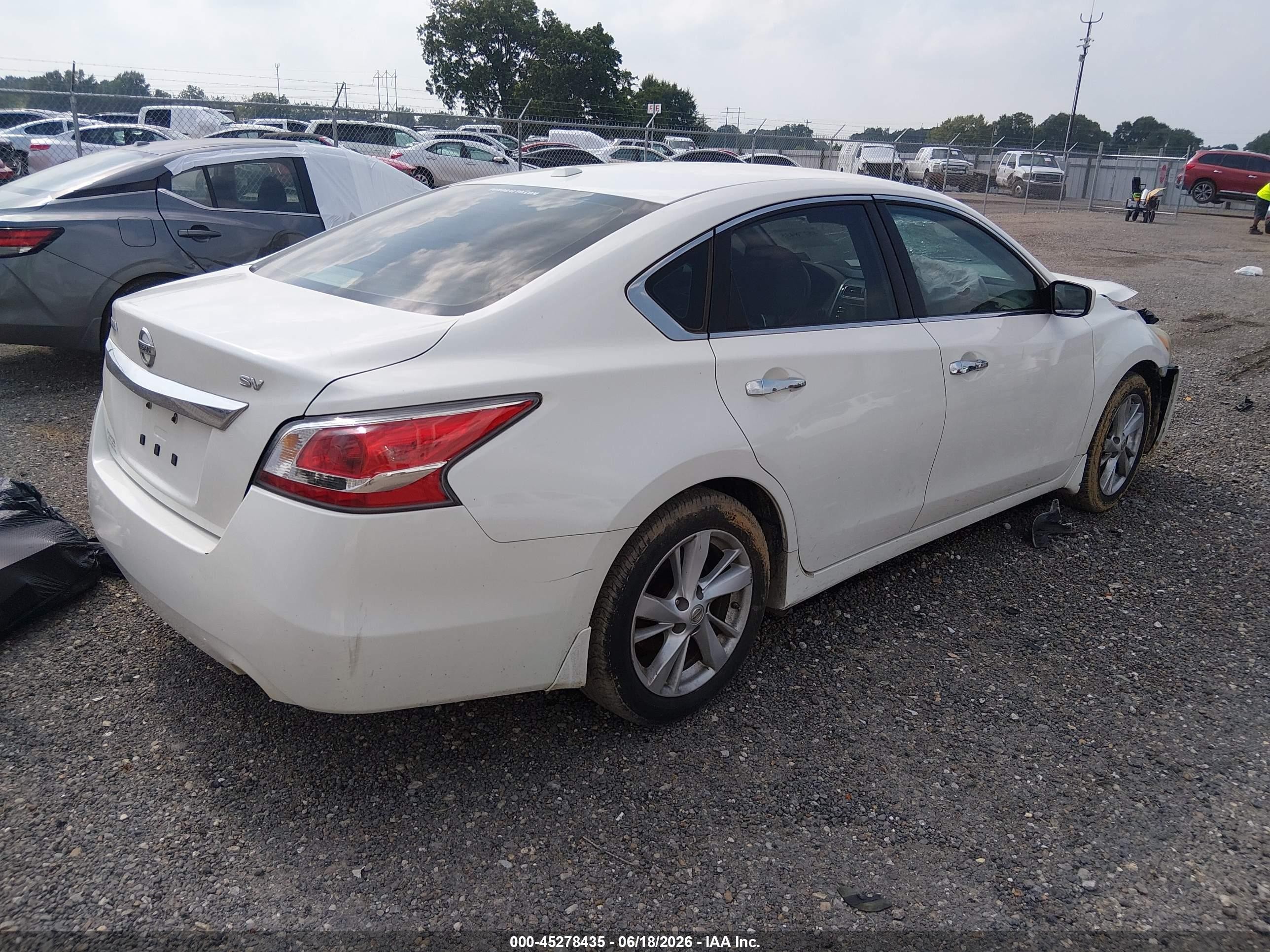 2015 Nissan Altima 2.5 Sv Белый vin: 1N4AL3AP5FC184194