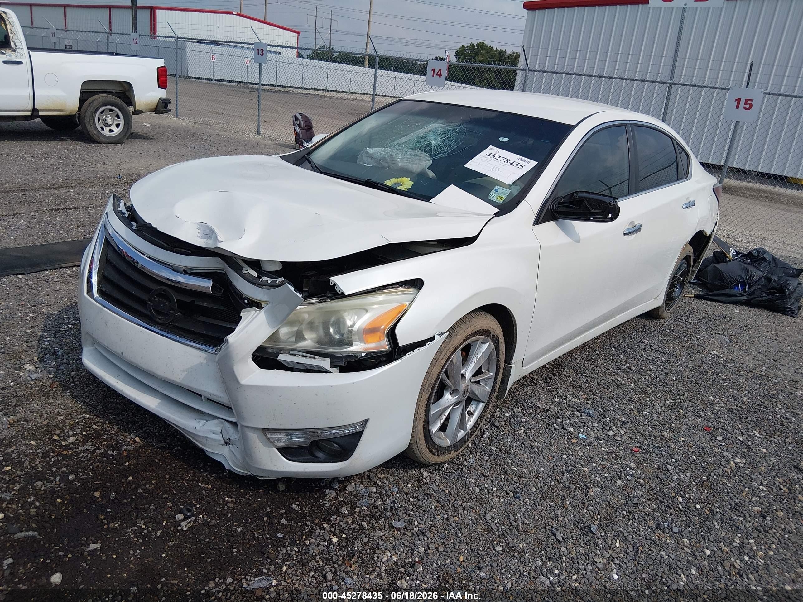 2015 Nissan Altima 2.5 Sv Белый vin: 1N4AL3AP5FC184194