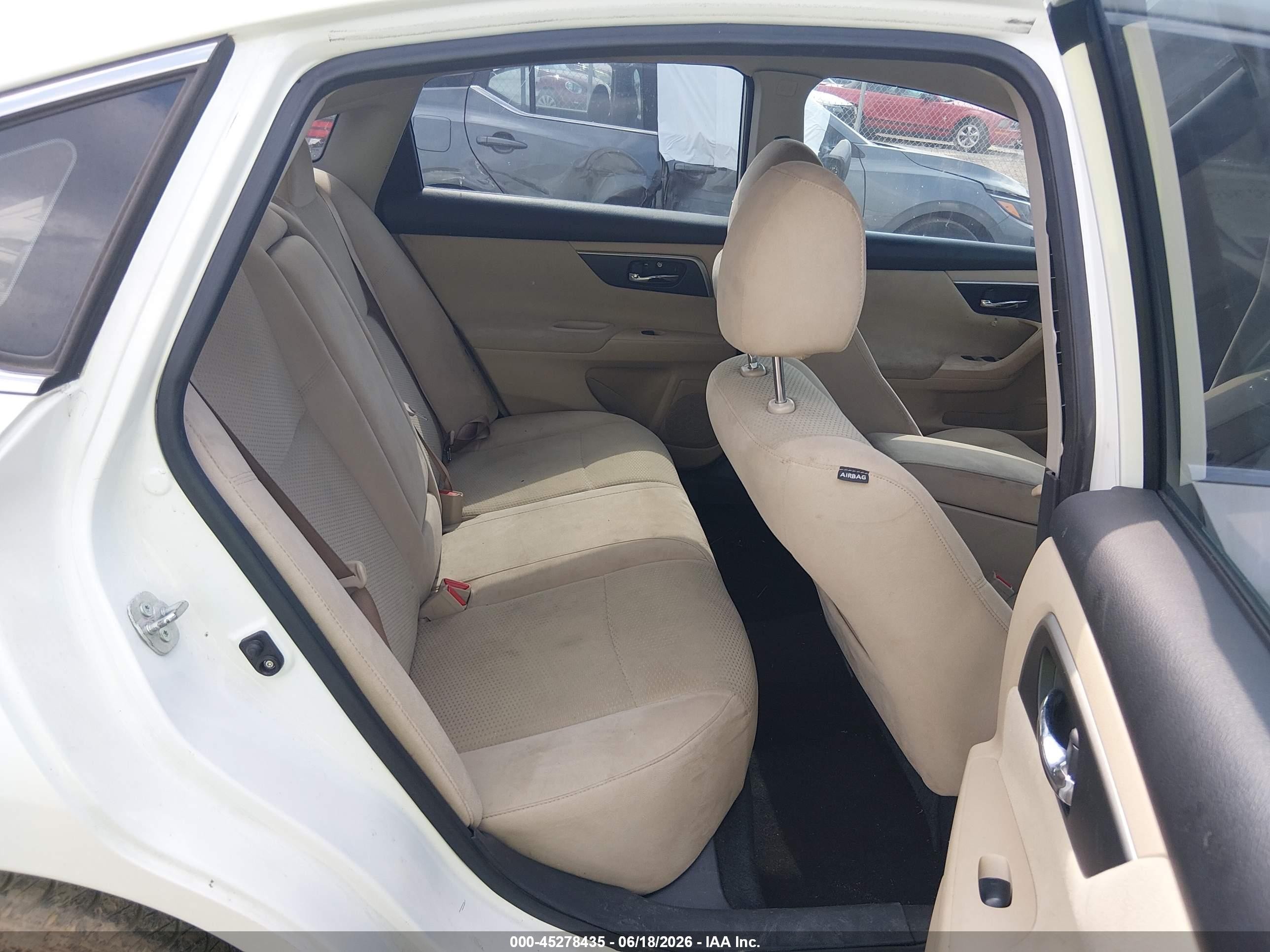 2015 Nissan Altima 2.5 Sv Белый vin: 1N4AL3AP5FC184194