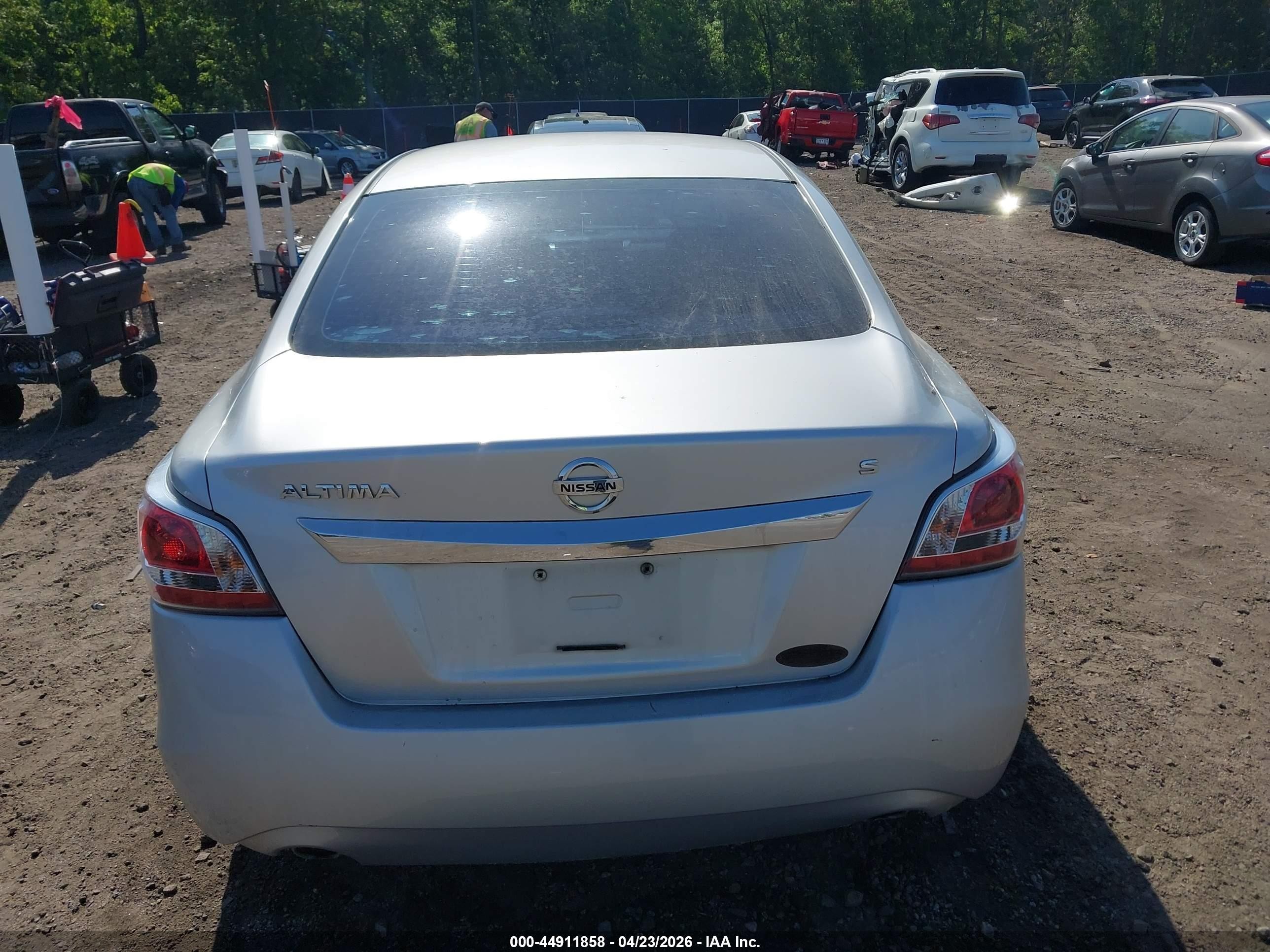 2015 Nissan Altima 2.5 S Silver vin: 1N4AL3AP5FC187175