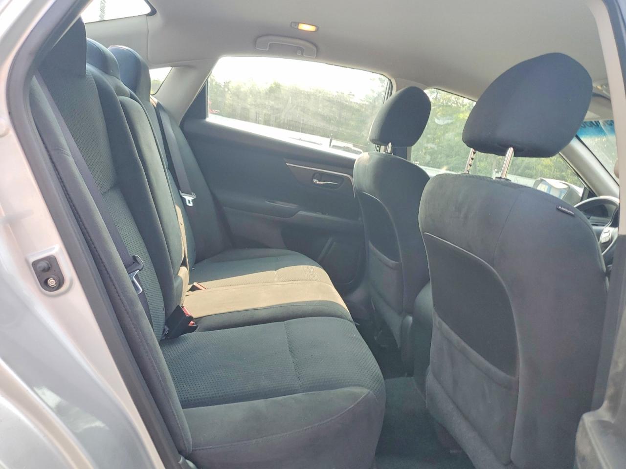2015 Nissan Altima 2.5 S Silver vin: 1N4AL3AP5FC189136