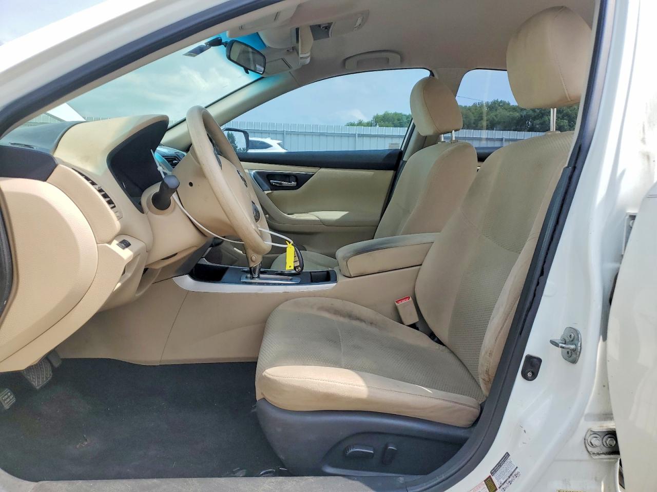 2015 Nissan Altima 2.5 S White vin: 1N4AL3AP5FC191419
