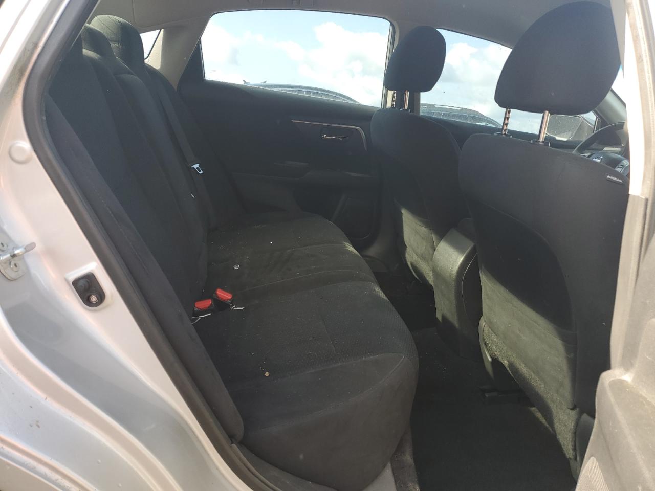2015 Nissan Altima 2.5 Silver vin: 1N4AL3AP5FC197155