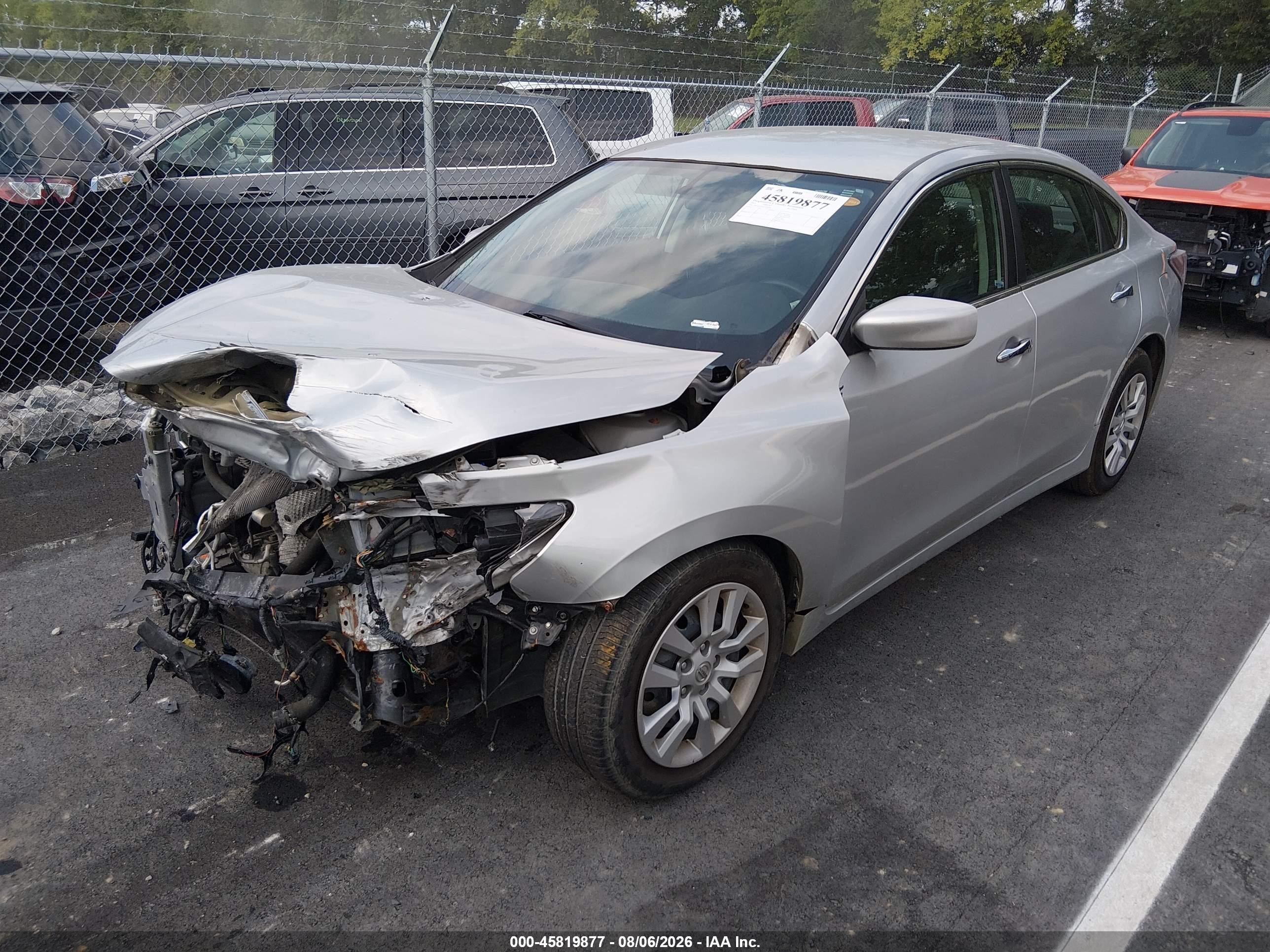 2015 Nissan Altima 2.5/2.5 S/2.5 Sl/2.5 Sv Серебряный vin: 1N4AL3AP5FC206646