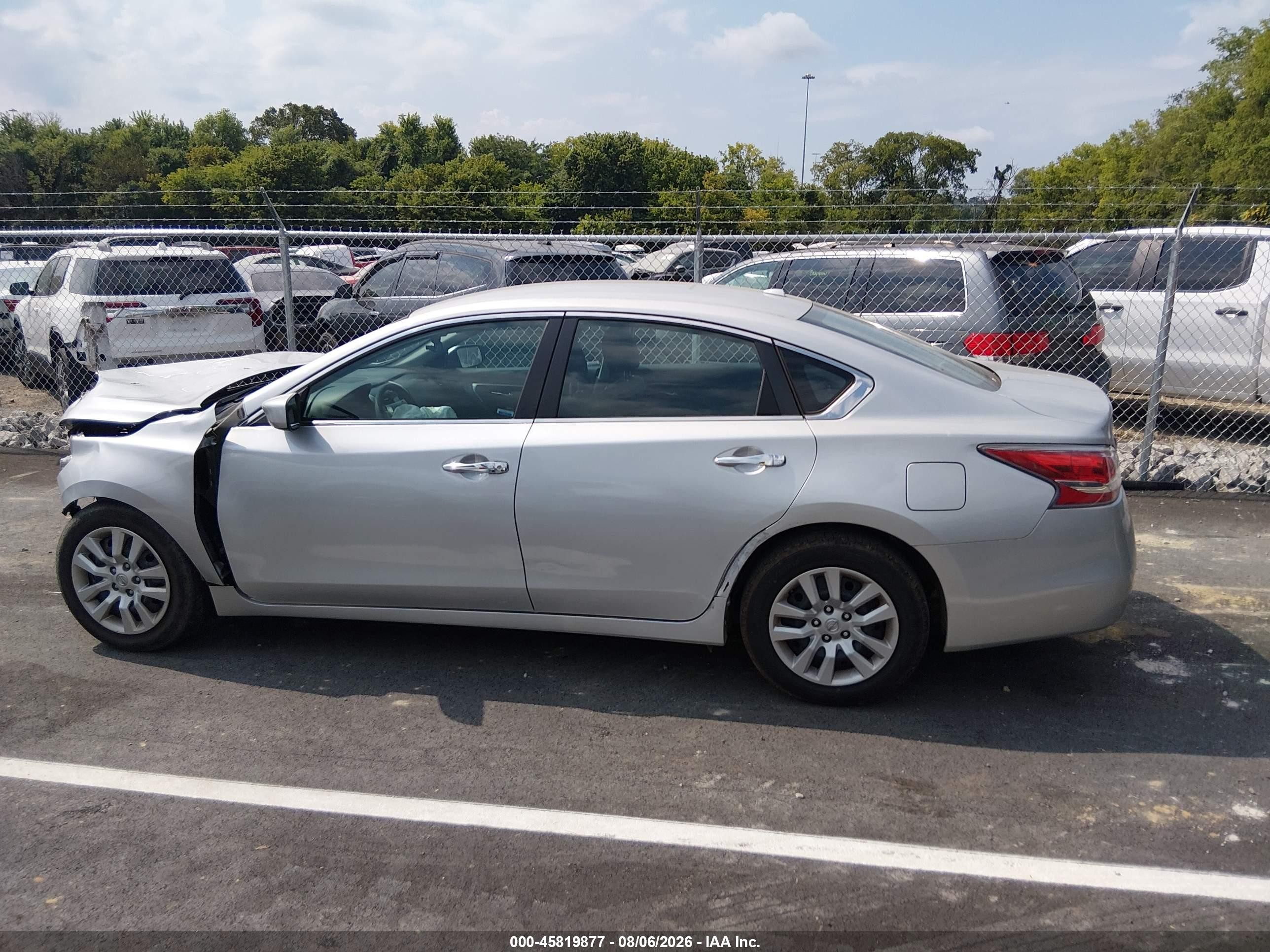 2015 Nissan Altima 2.5/2.5 S/2.5 Sl/2.5 Sv Серебряный vin: 1N4AL3AP5FC206646