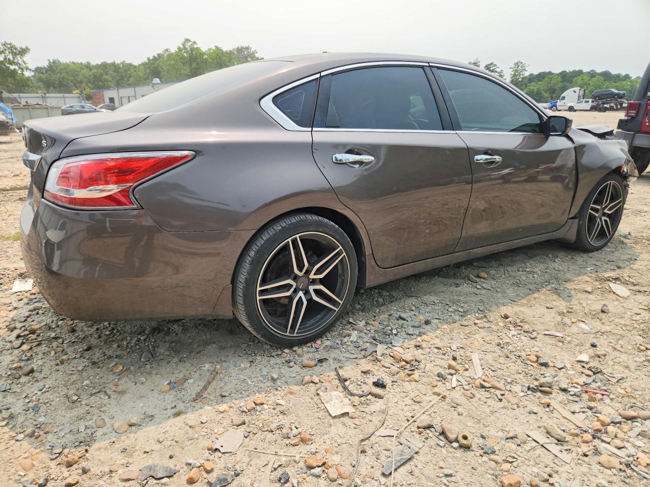 2015 Nissan Altima 2.5 S Brown vin: 1N4AL3AP5FC218909