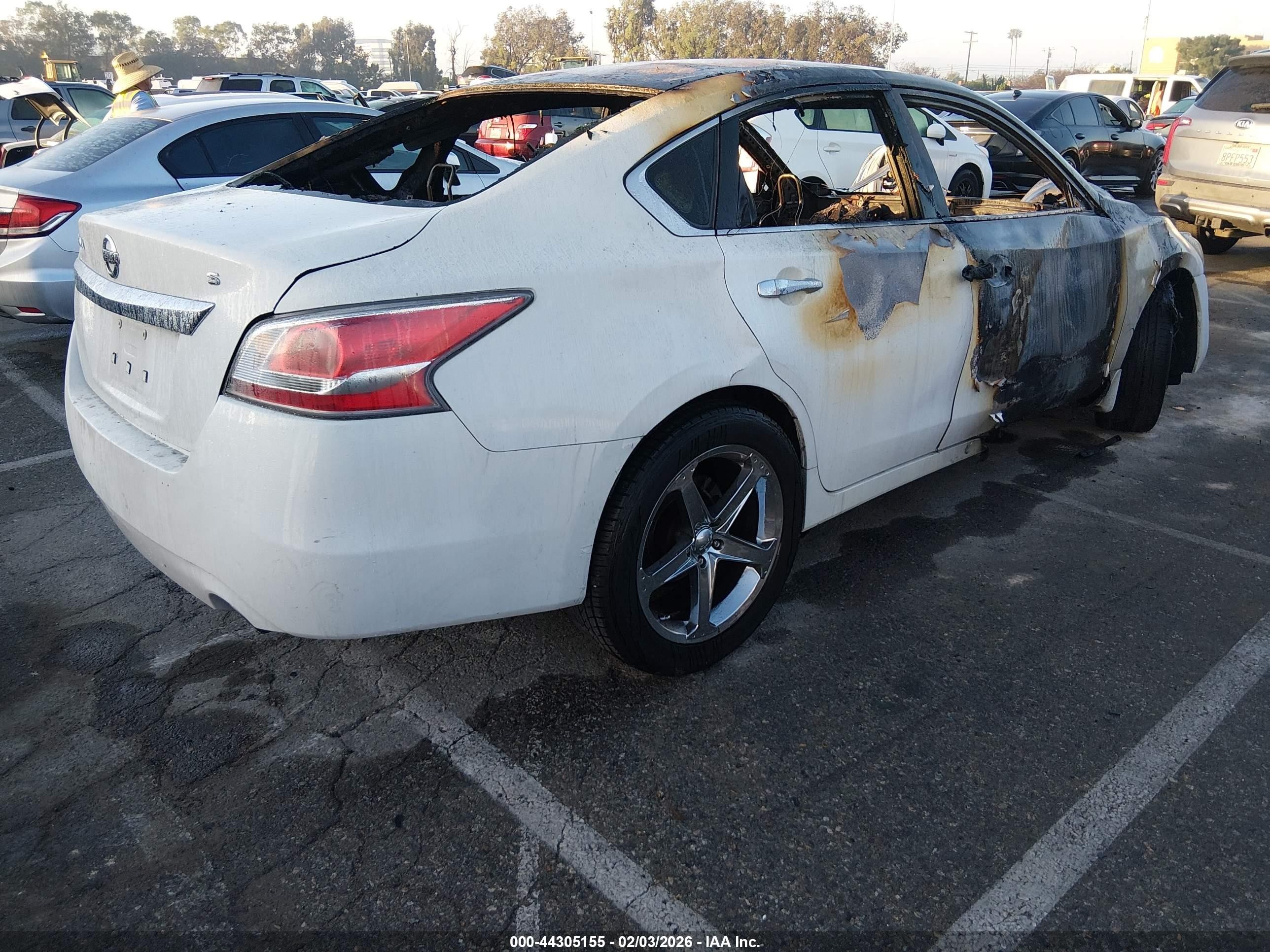 2015 Nissan Altima 2.5 S White vin: 1N4AL3AP5FC220210