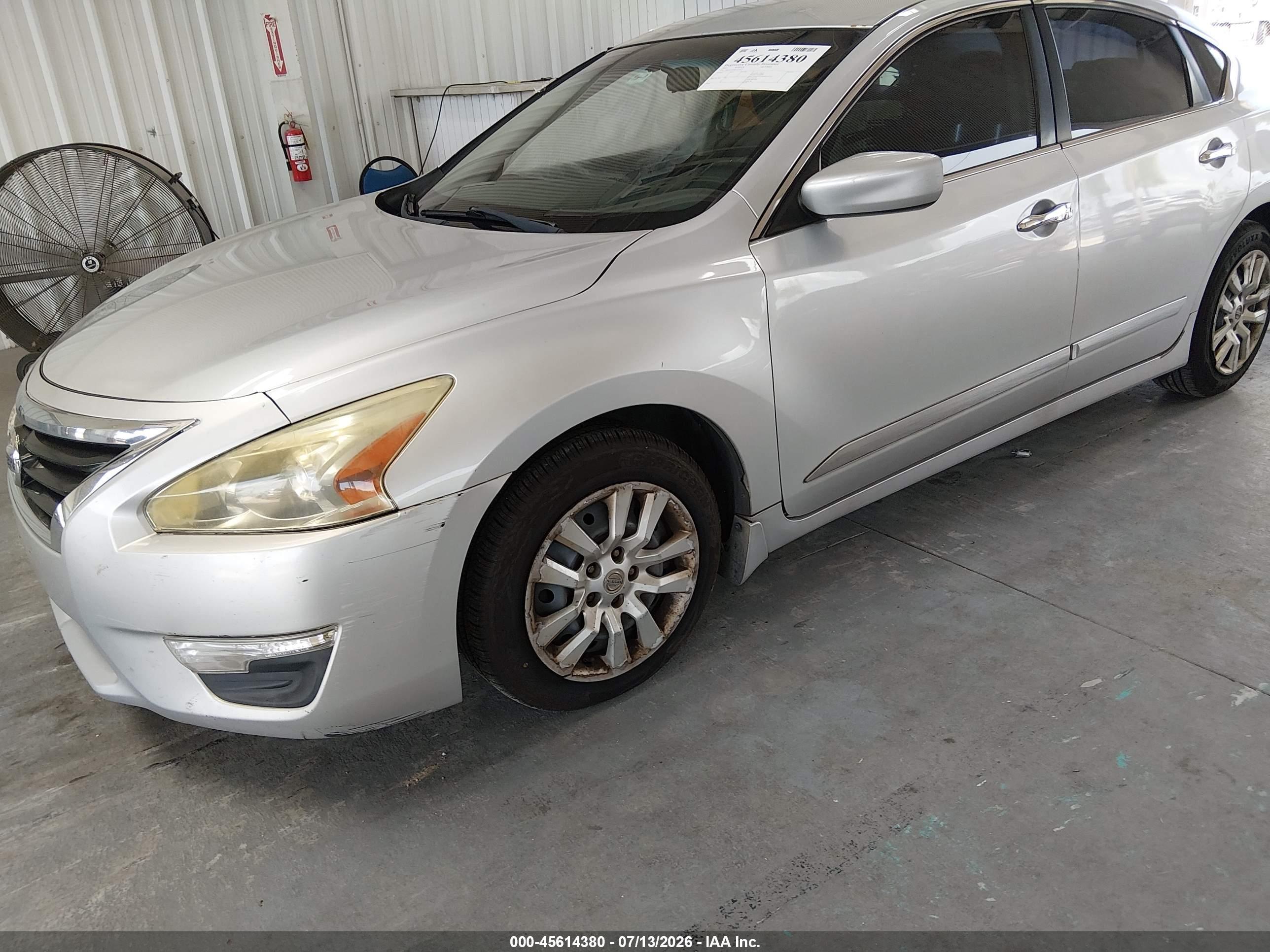 2015 Nissan Altima 2.5 S Silver vin: 1N4AL3AP5FC232437