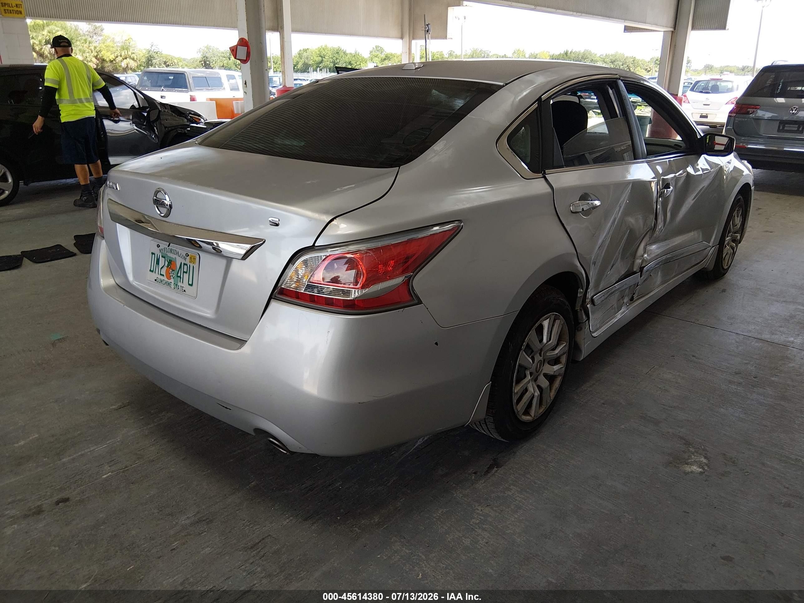 2015 Nissan Altima 2.5 S Silver vin: 1N4AL3AP5FC232437