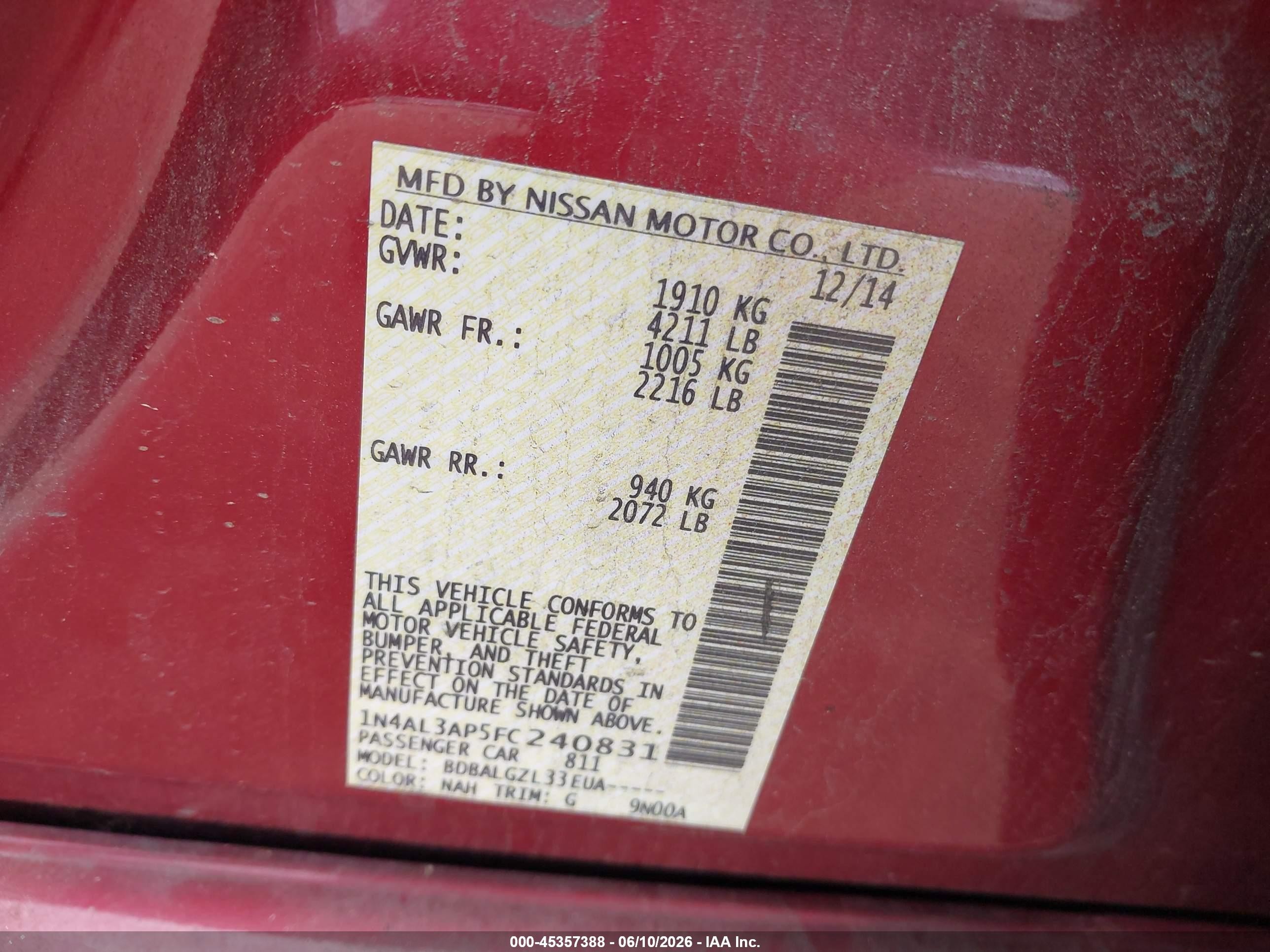 2015 Nissan Altima   Red vin: 1N4AL3AP5FC240831
