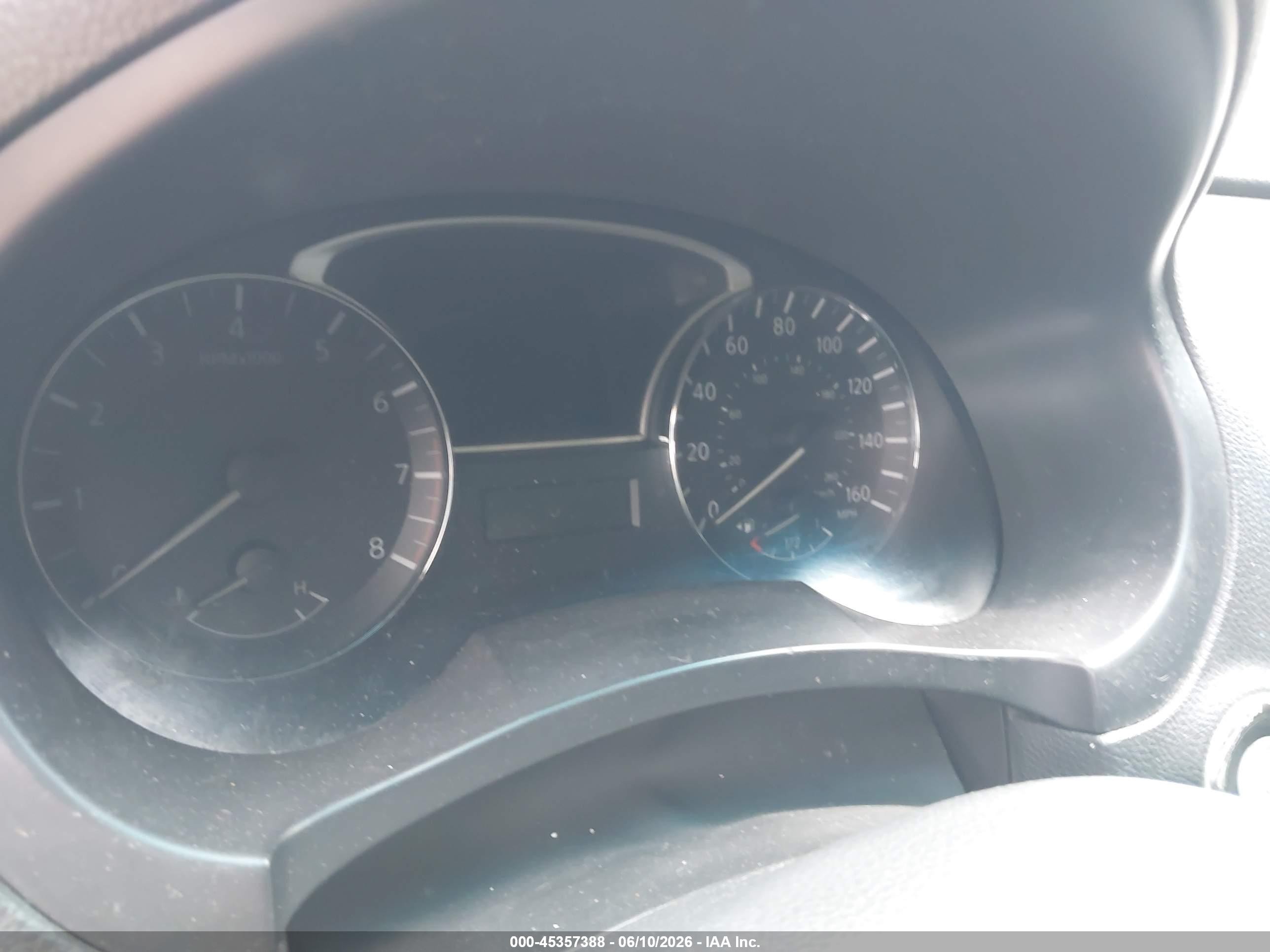 2015 Nissan Altima   Red vin: 1N4AL3AP5FC240831