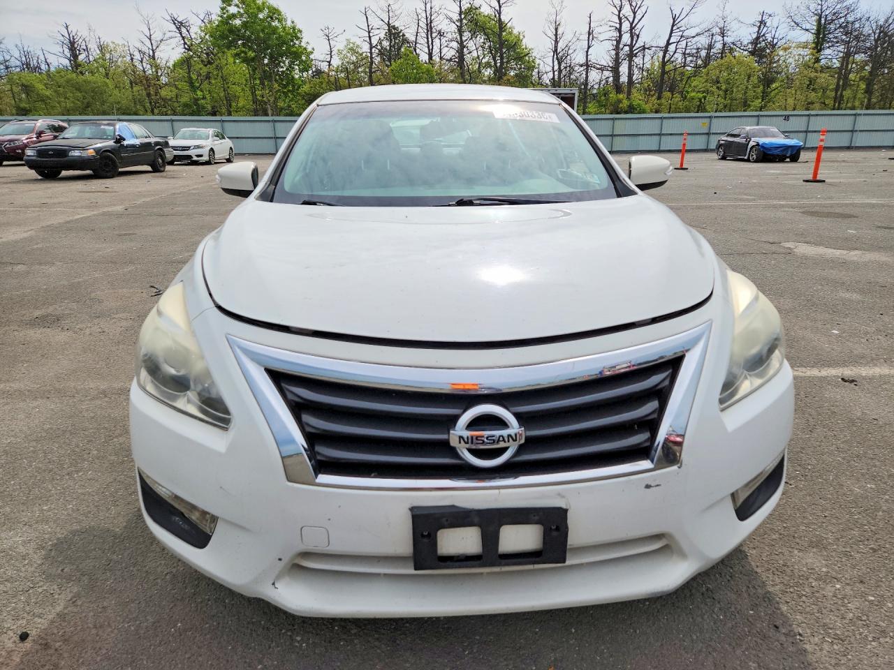 2015 Nissan Altima 2.5 S White vin: 1N4AL3AP5FC253840