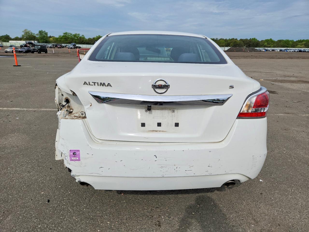2015 Nissan Altima 2.5 S White vin: 1N4AL3AP5FC253840