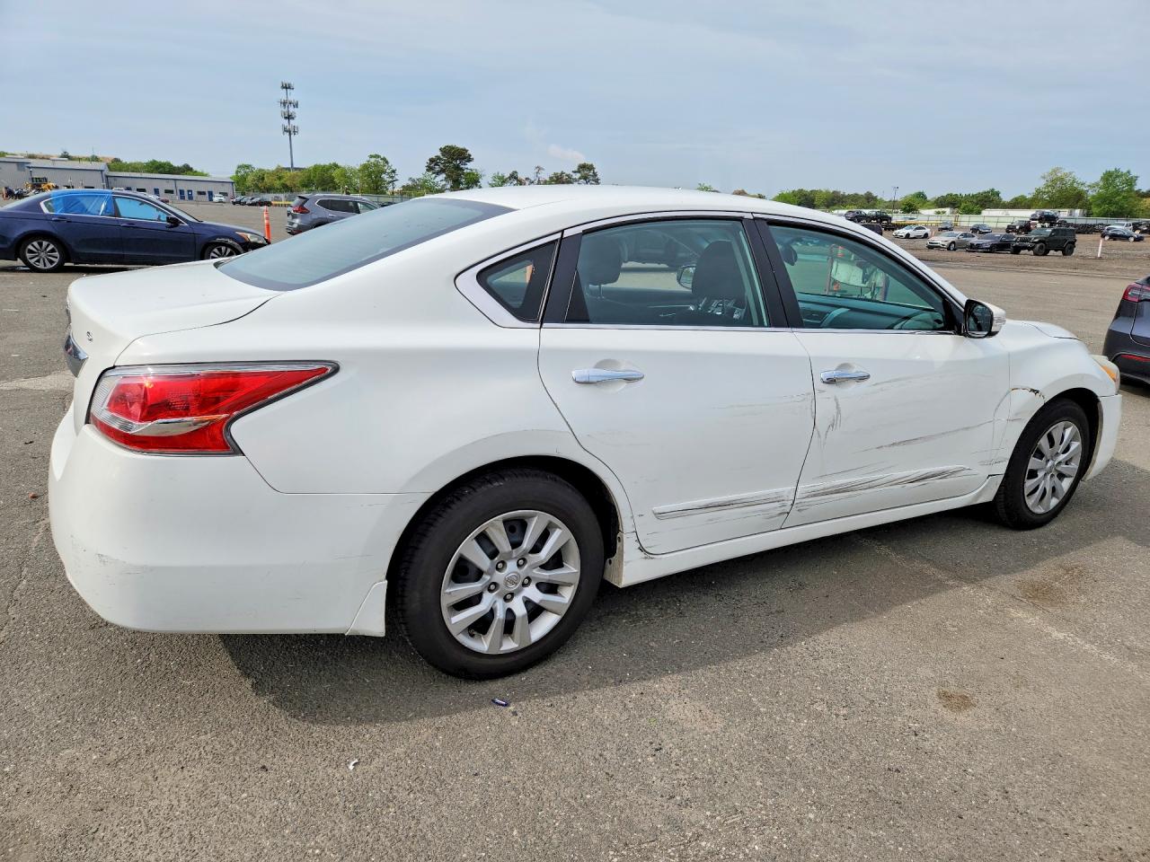 2015 Nissan Altima 2.5 S White vin: 1N4AL3AP5FC253840