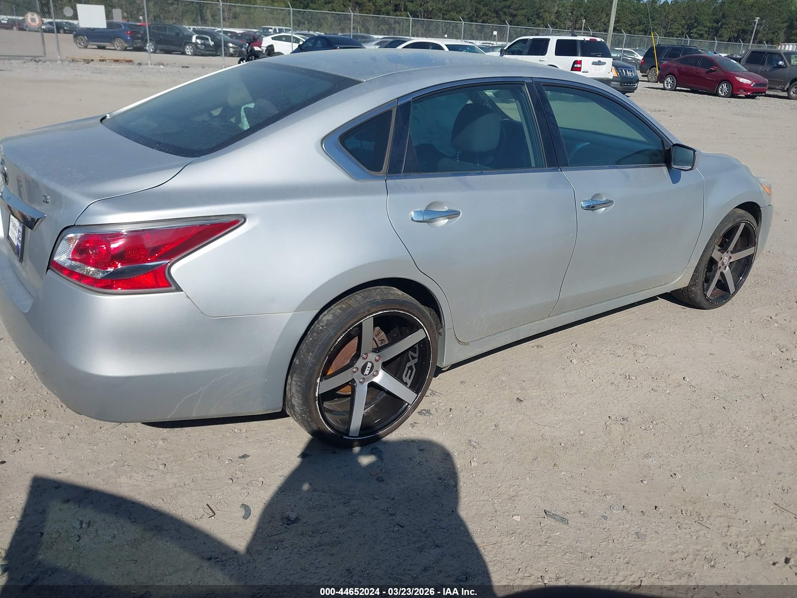 2015 Nissan Altima 2.5/2.5 S/2.5 Sl/2.5 Sv Silver vin: 1N4AL3AP5FC262294