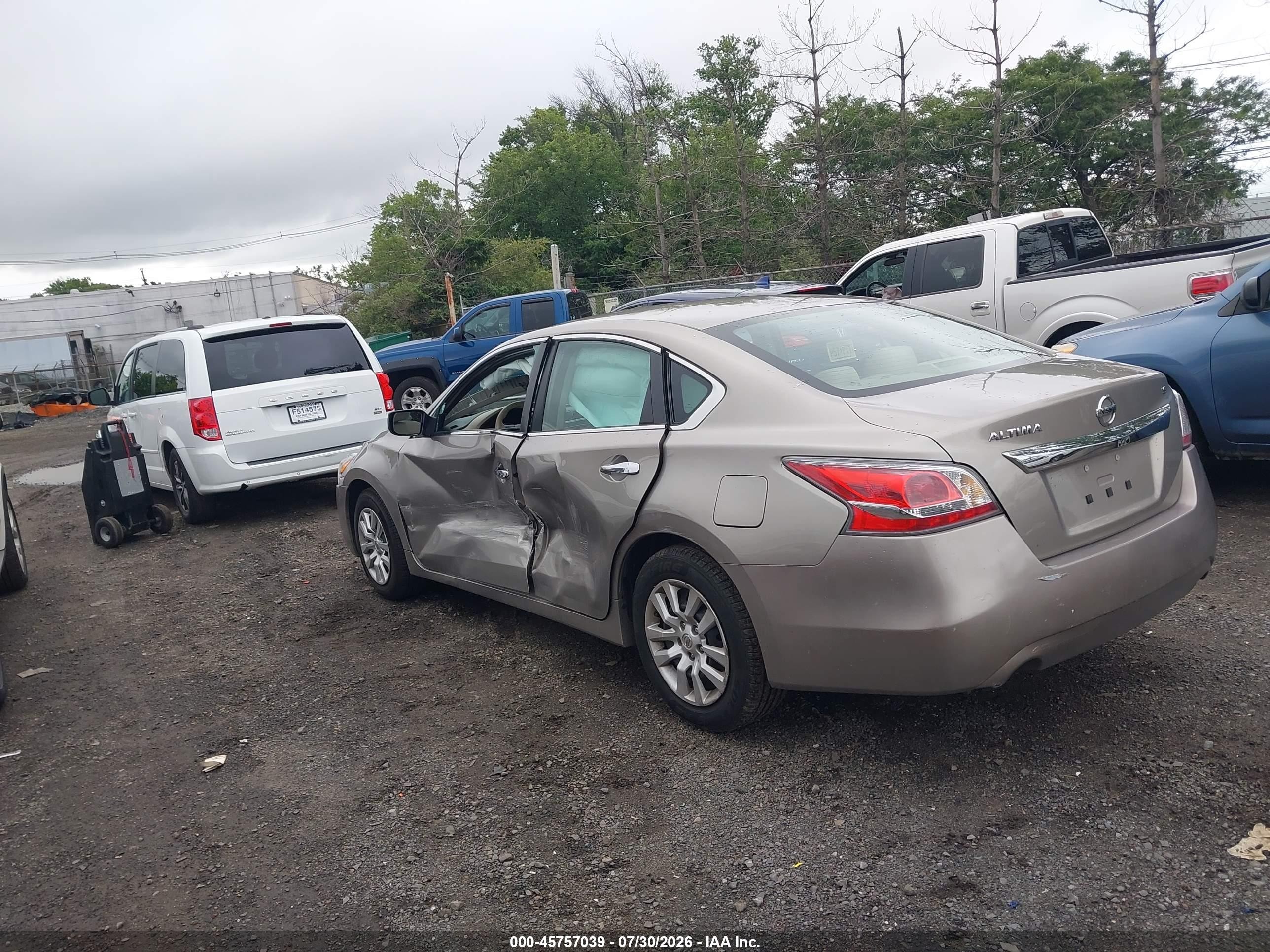 2015 Nissan Altima 2.5 S Beige vin: 1N4AL3AP5FC417264