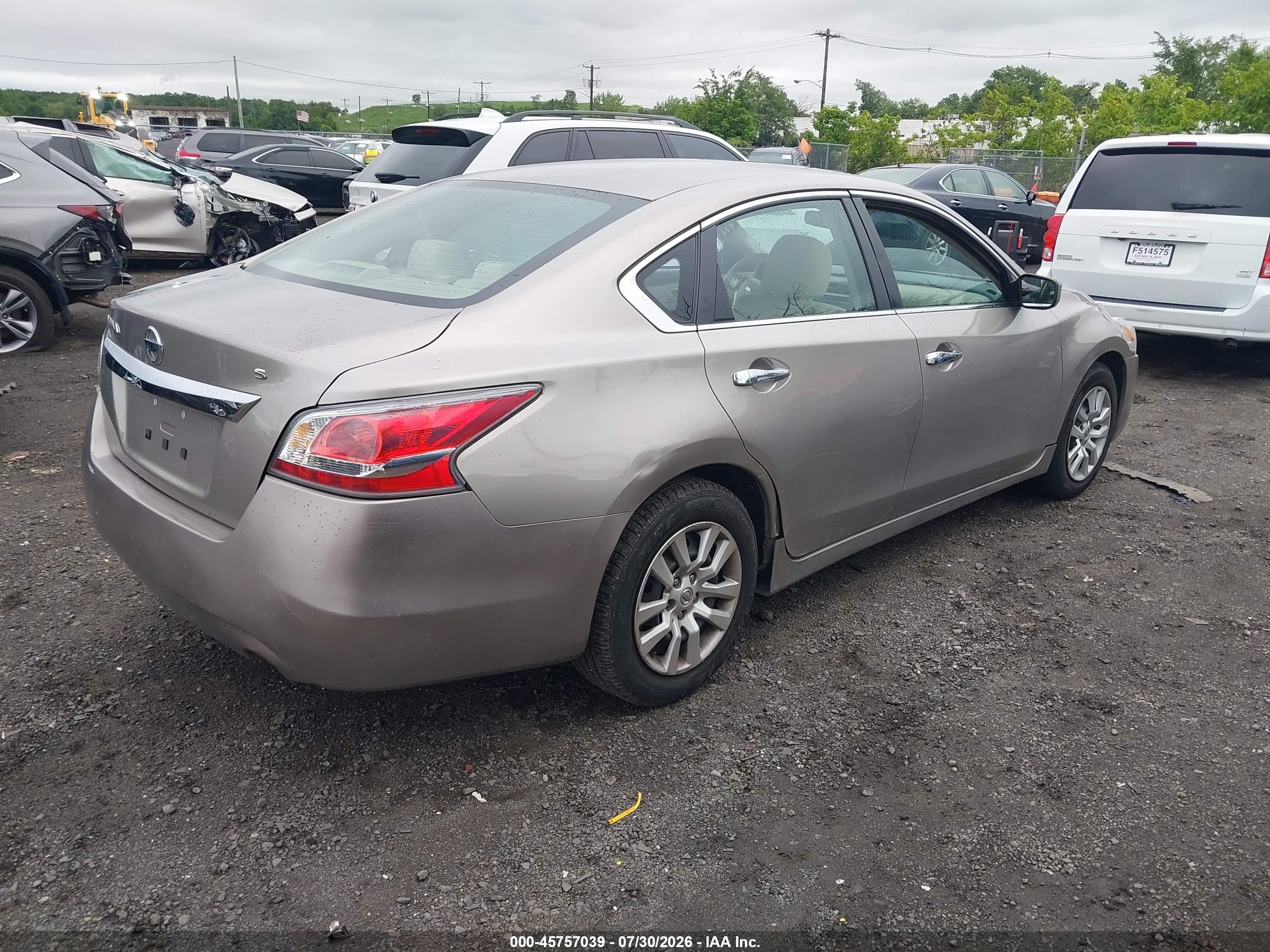 2015 Nissan Altima 2.5 S Beige vin: 1N4AL3AP5FC417264