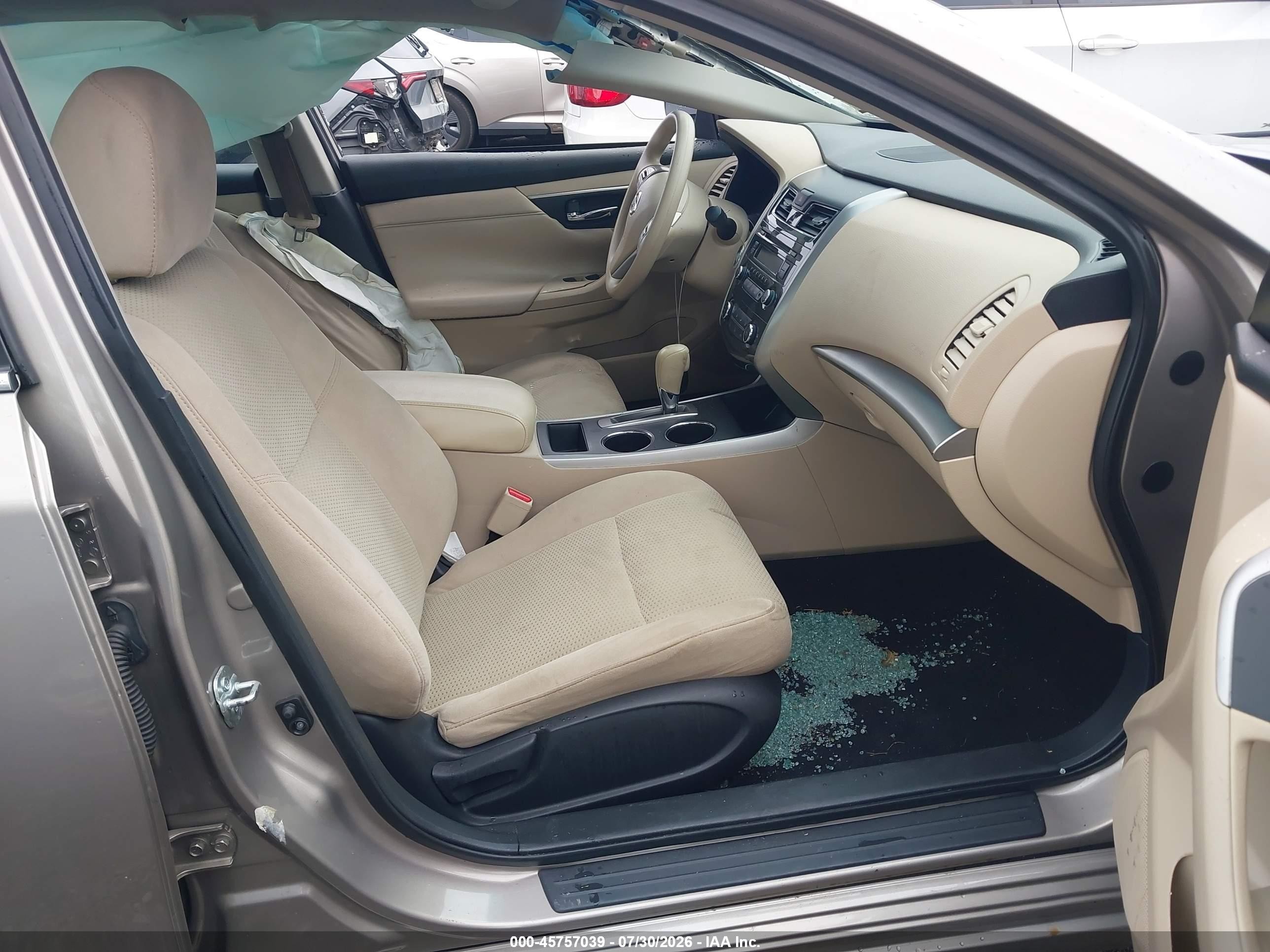 2015 Nissan Altima 2.5 S Beige vin: 1N4AL3AP5FC417264