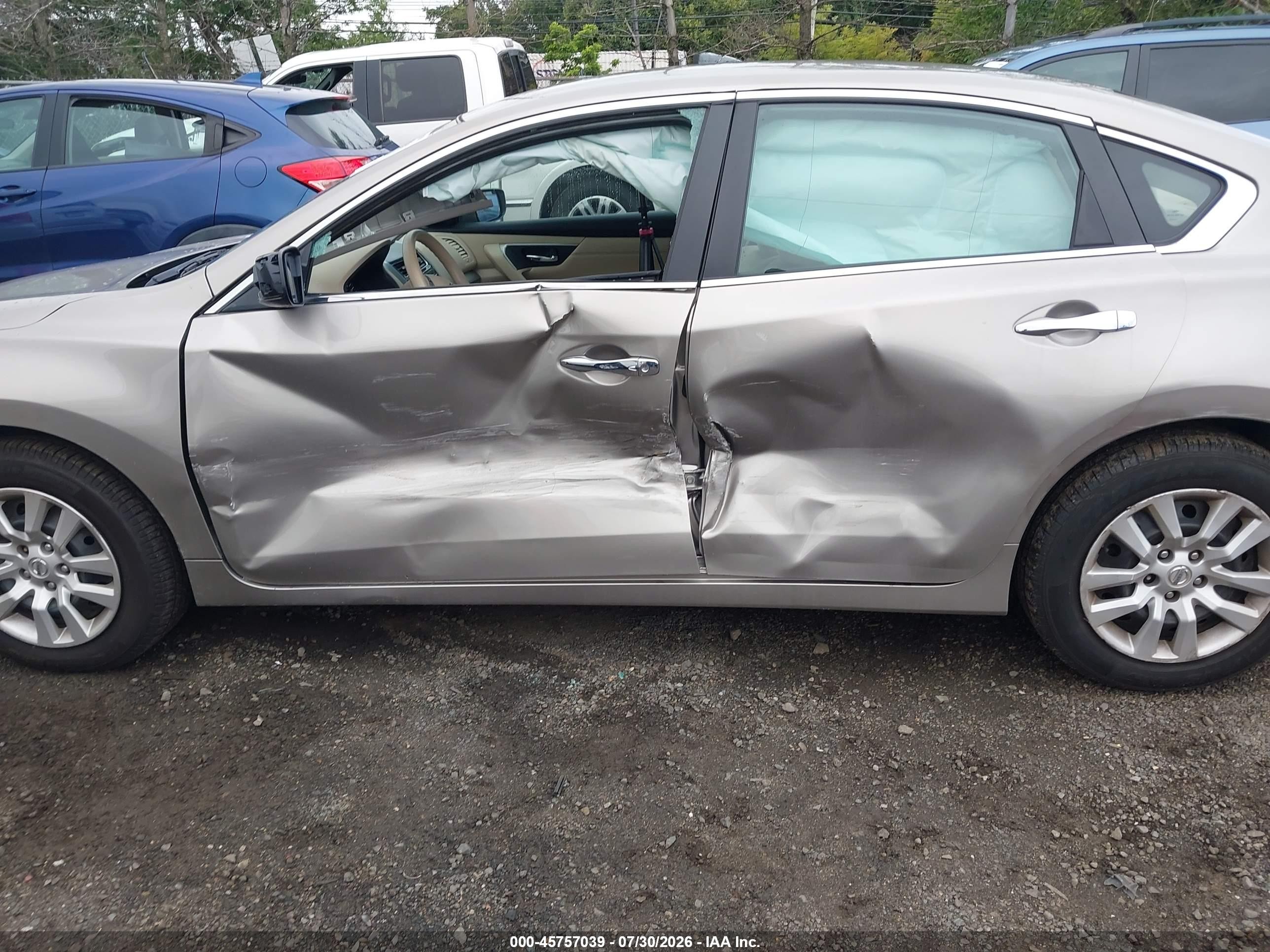 2015 Nissan Altima 2.5 S Beige vin: 1N4AL3AP5FC417264