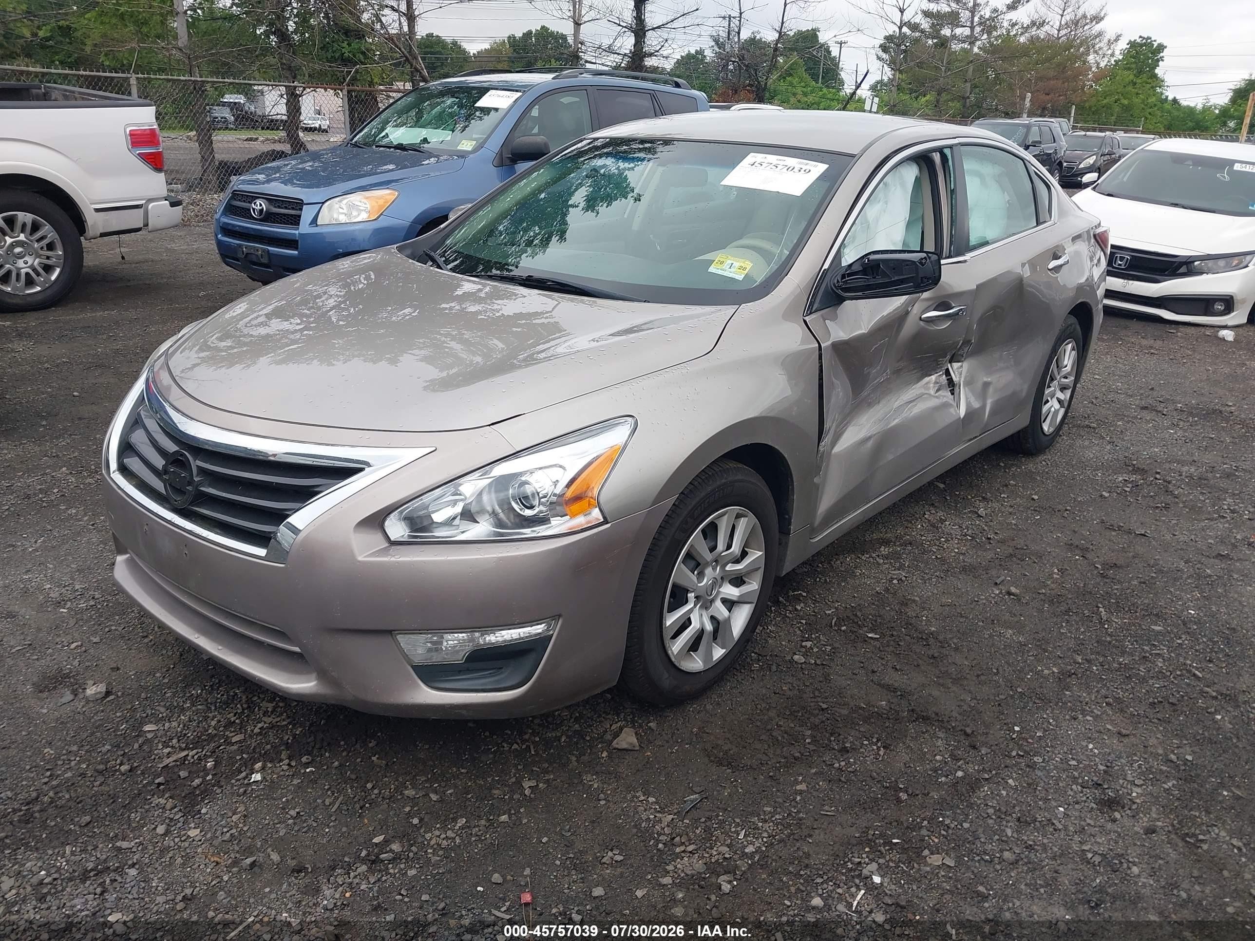 2015 Nissan Altima 2.5 S Beige vin: 1N4AL3AP5FC417264