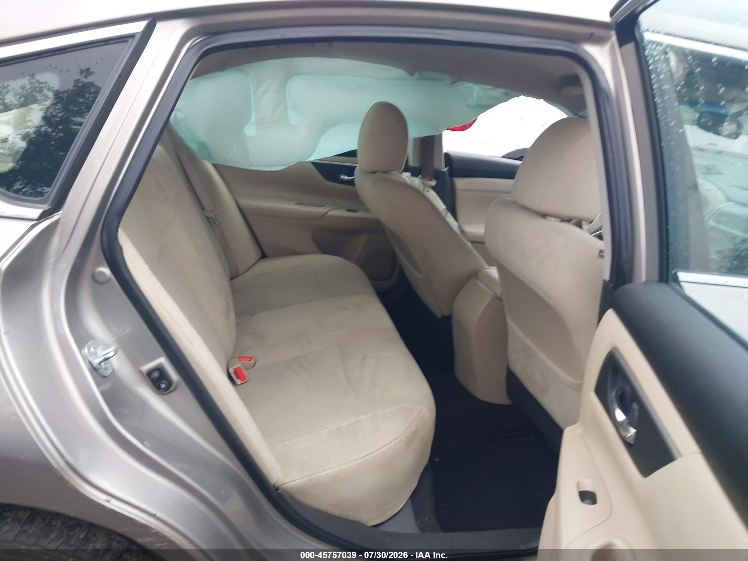 2015 Nissan Altima 2.5 S Beige vin: 1N4AL3AP5FC417264