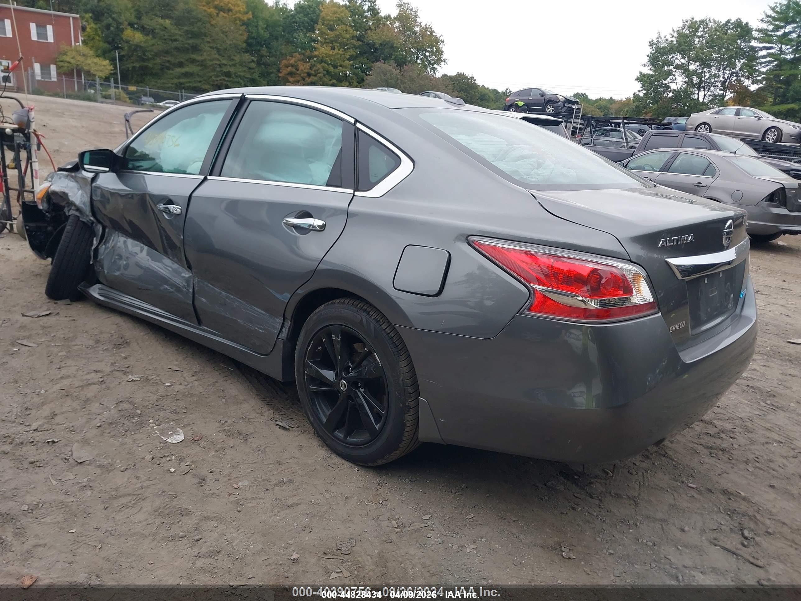 2015 Nissan Altima 2.5 Sv Серый vin: 1N4AL3AP5FC445744
