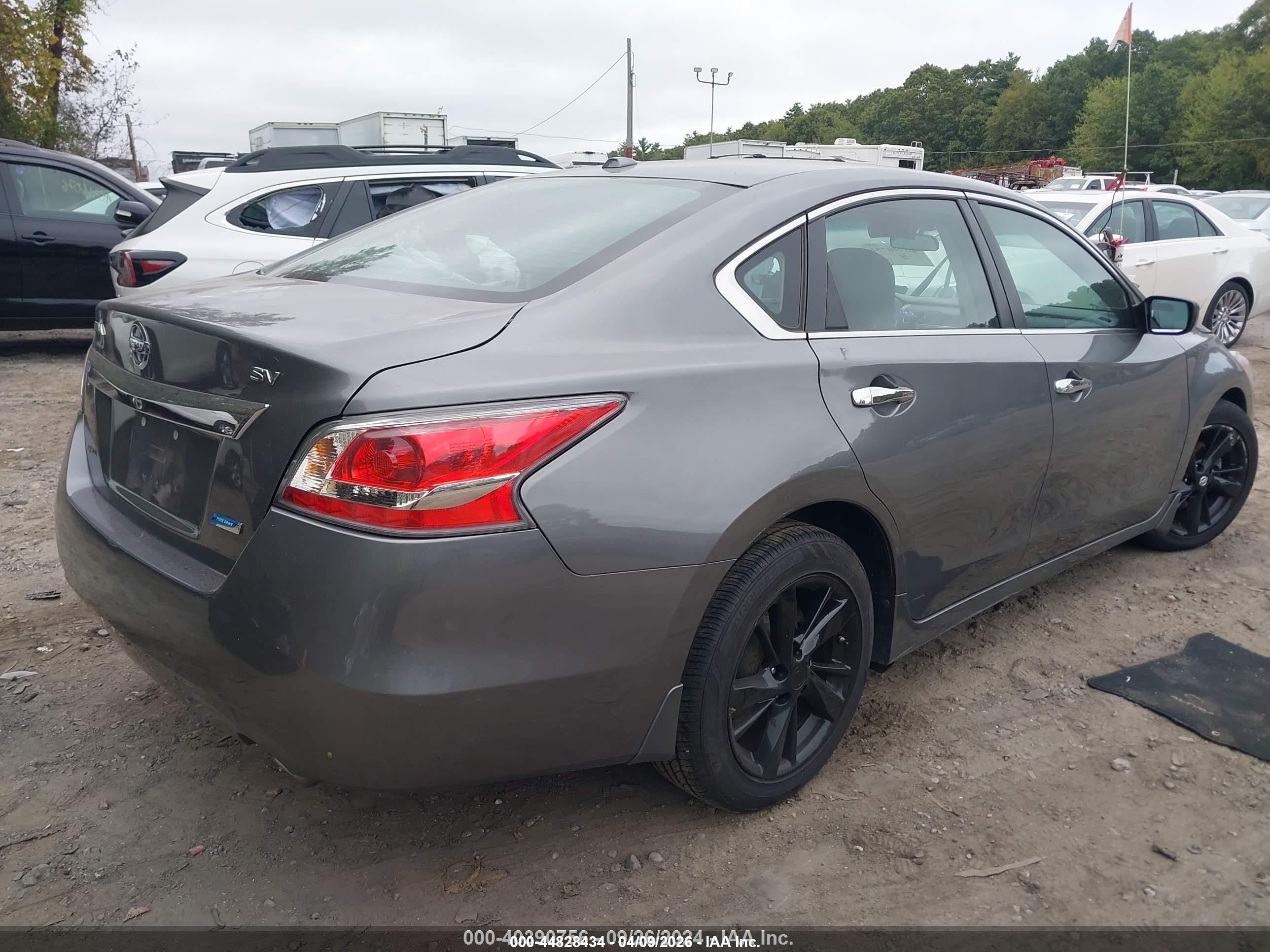 2015 Nissan Altima 2.5 Sv Серый vin: 1N4AL3AP5FC445744