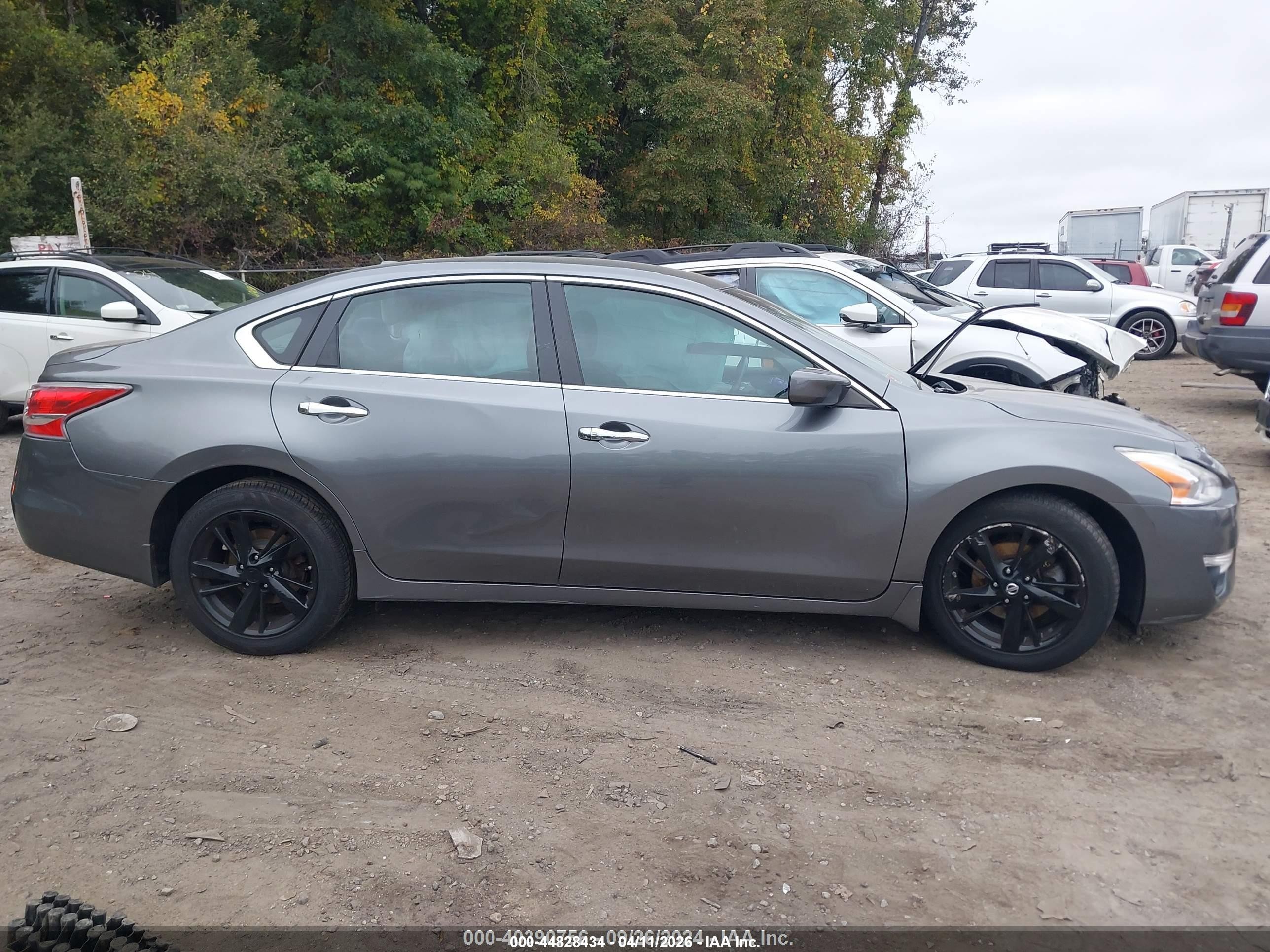 2015 Nissan Altima 2.5 Sv Серый vin: 1N4AL3AP5FC445744
