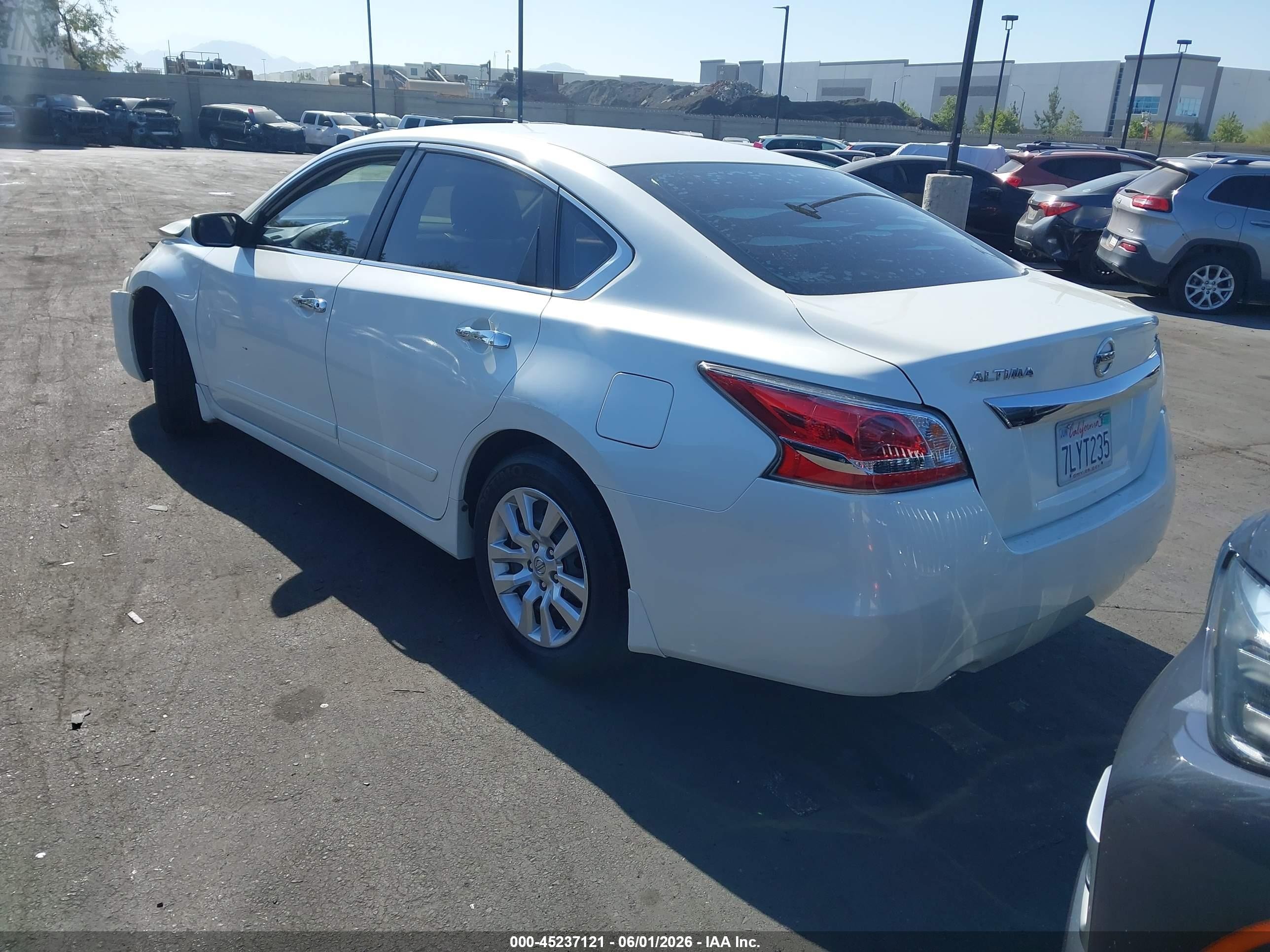2015 Nissan Altima 2.5 S Белый vin: 1N4AL3AP5FC449650