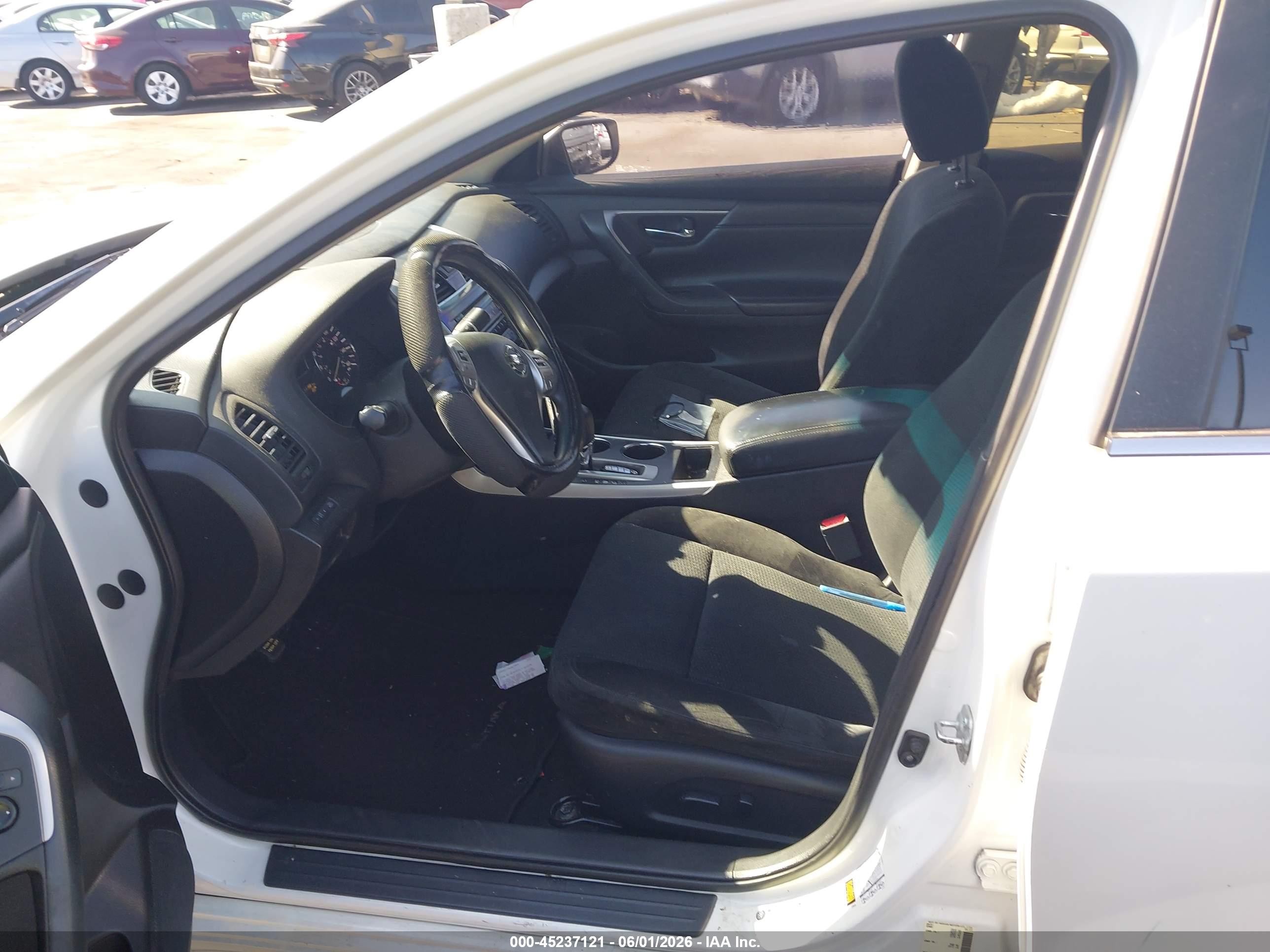 2015 Nissan Altima 2.5 S Белый vin: 1N4AL3AP5FC449650