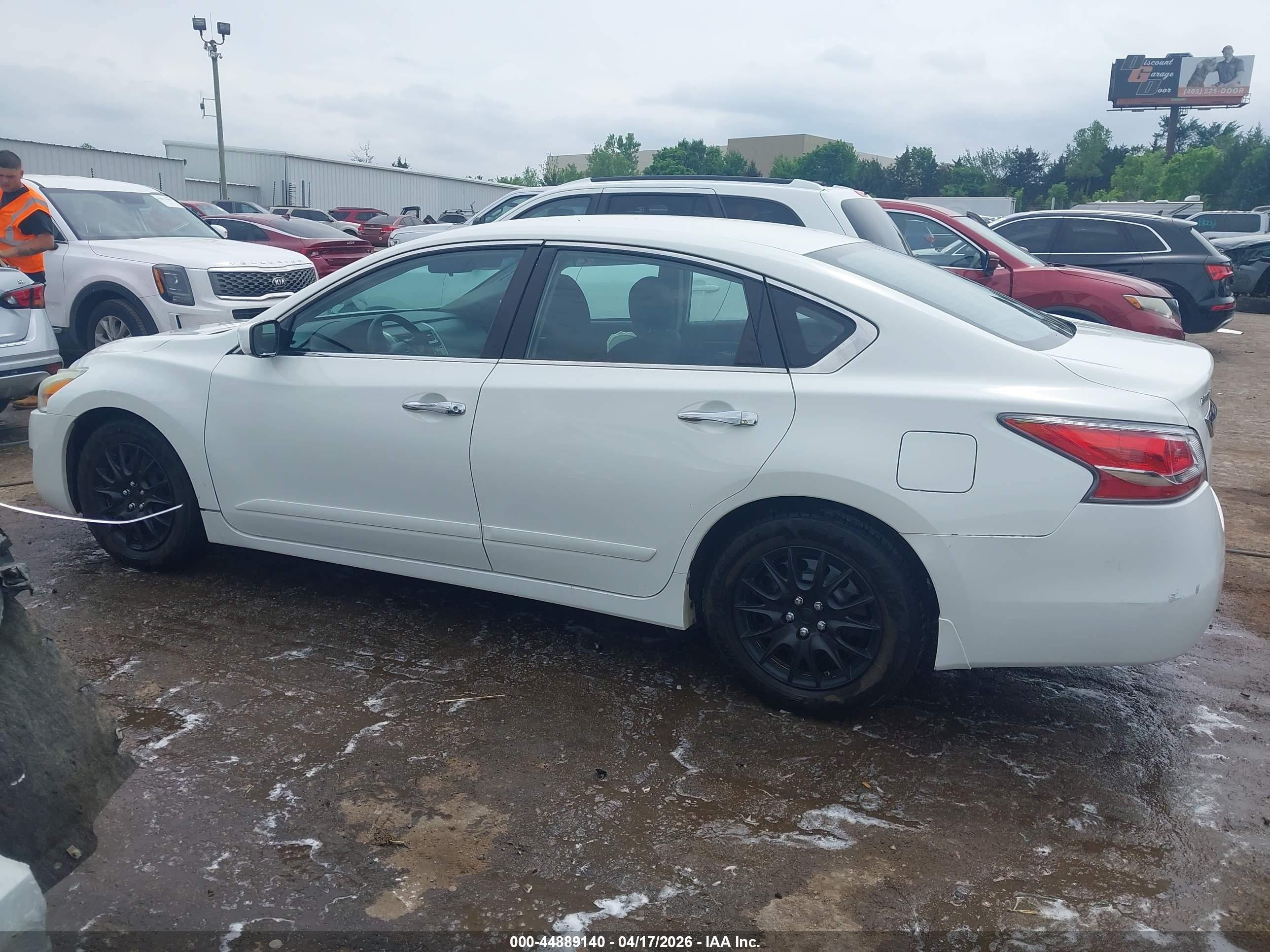 2015 Nissan Altima 2.5 S White vin: 1N4AL3AP5FC471602