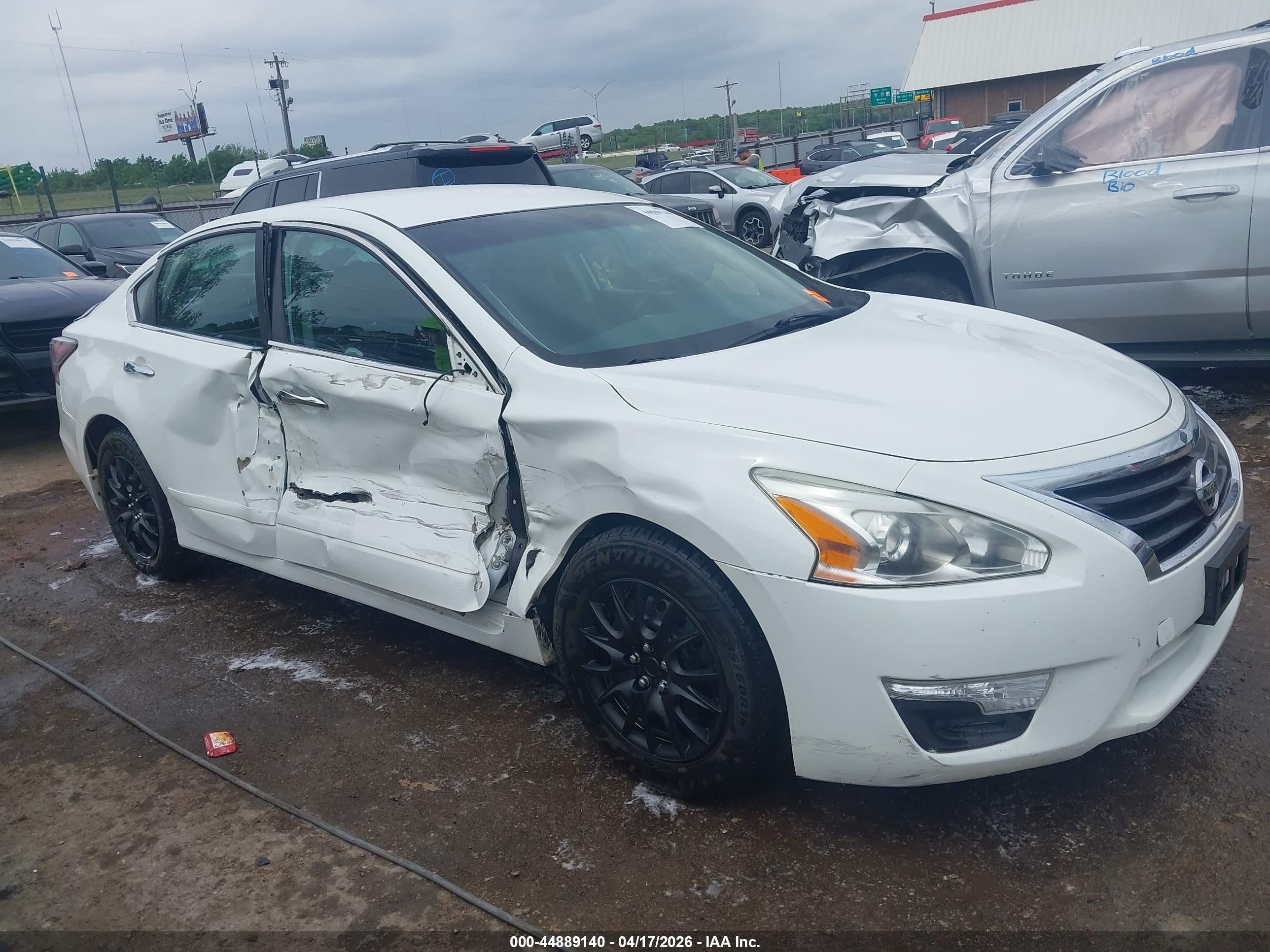 2015 Nissan Altima 2.5 S White vin: 1N4AL3AP5FC471602