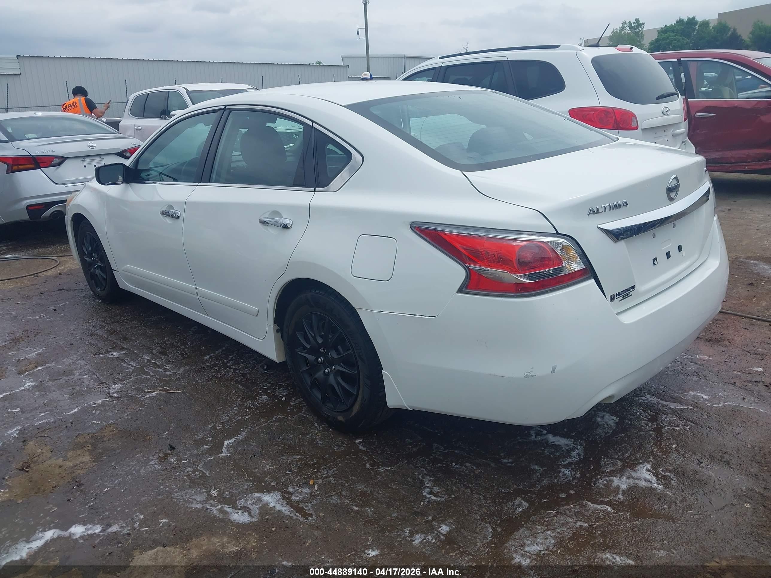 2015 Nissan Altima 2.5 S White vin: 1N4AL3AP5FC471602