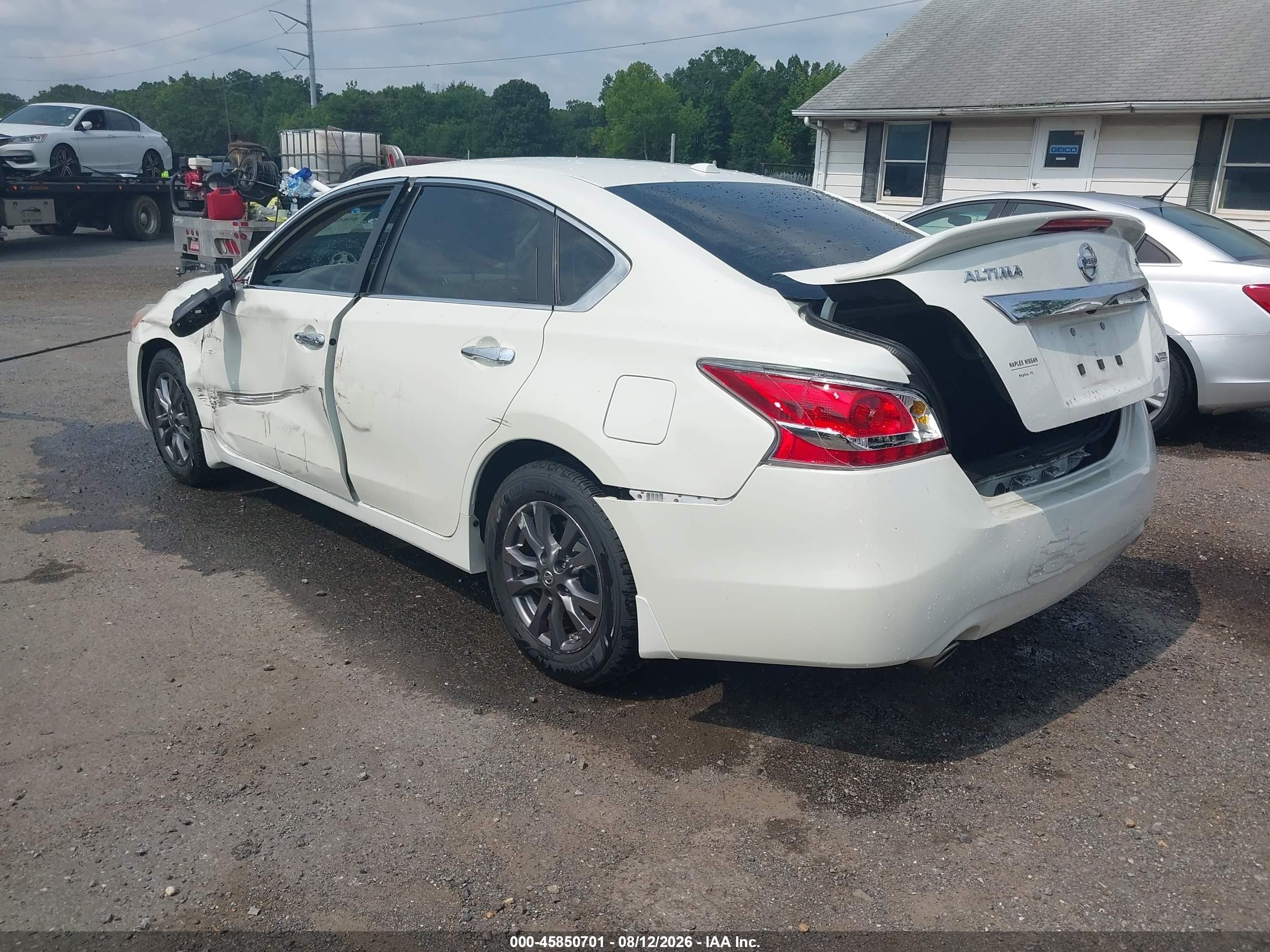 2015 Nissan Altima 2.5 S White vin: 1N4AL3AP5FC476816