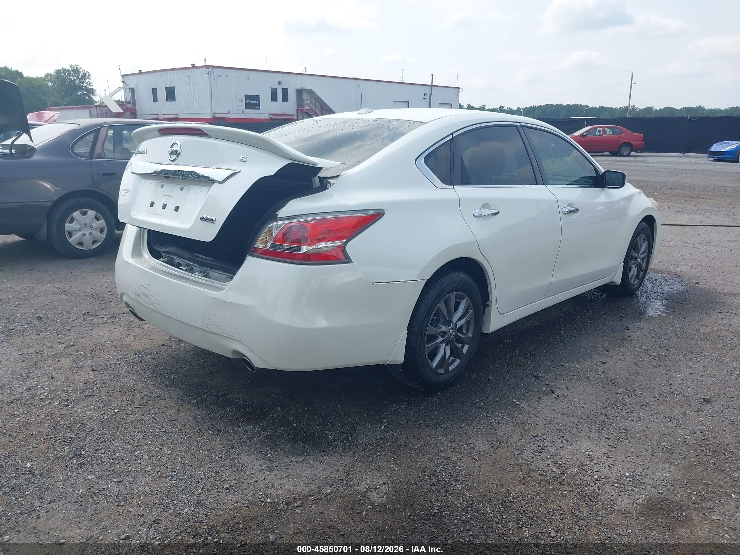 2015 Nissan Altima 2.5 S White vin: 1N4AL3AP5FC476816