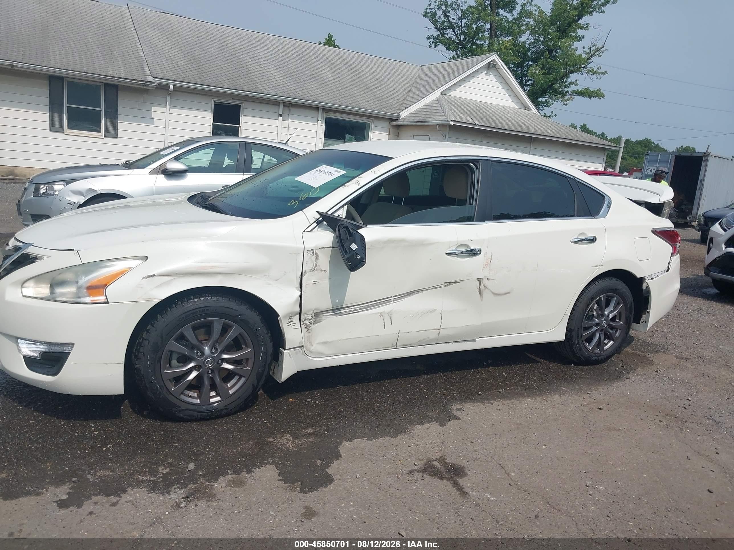 2015 Nissan Altima 2.5 S White vin: 1N4AL3AP5FC476816