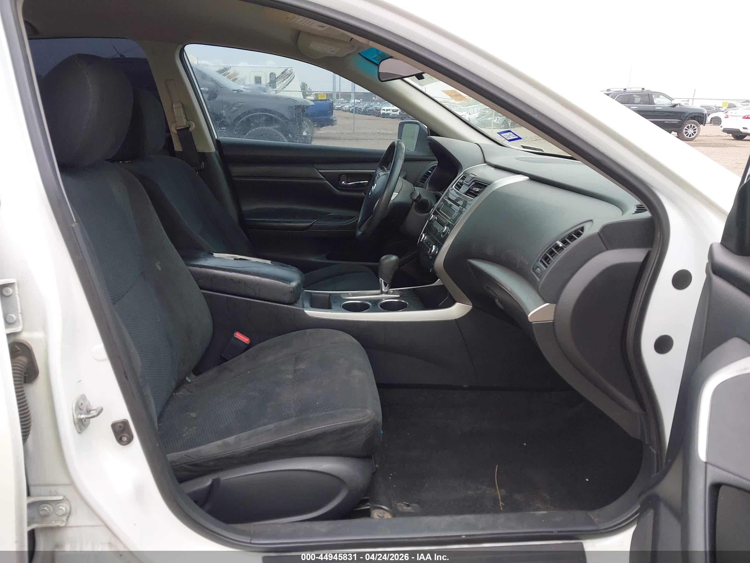 2015 Nissan Altima 2.5 S Белый vin: 1N4AL3AP5FC496922