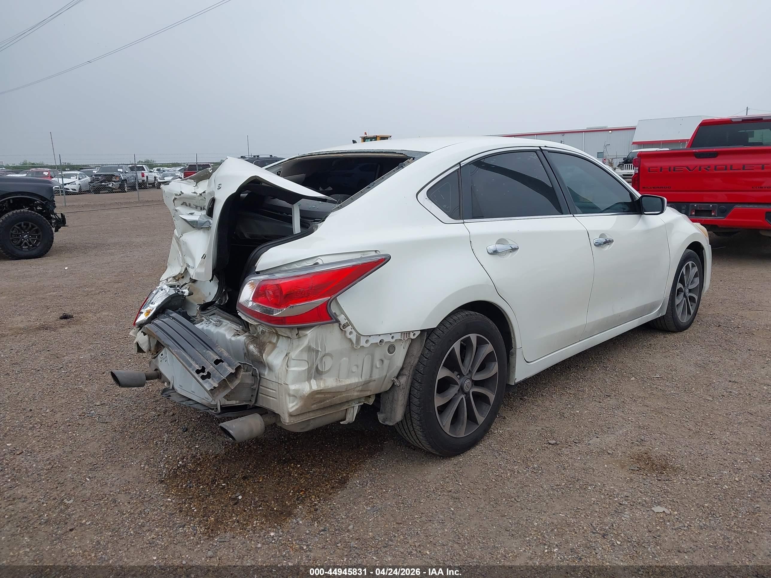 2015 Nissan Altima 2.5 S Белый vin: 1N4AL3AP5FC496922