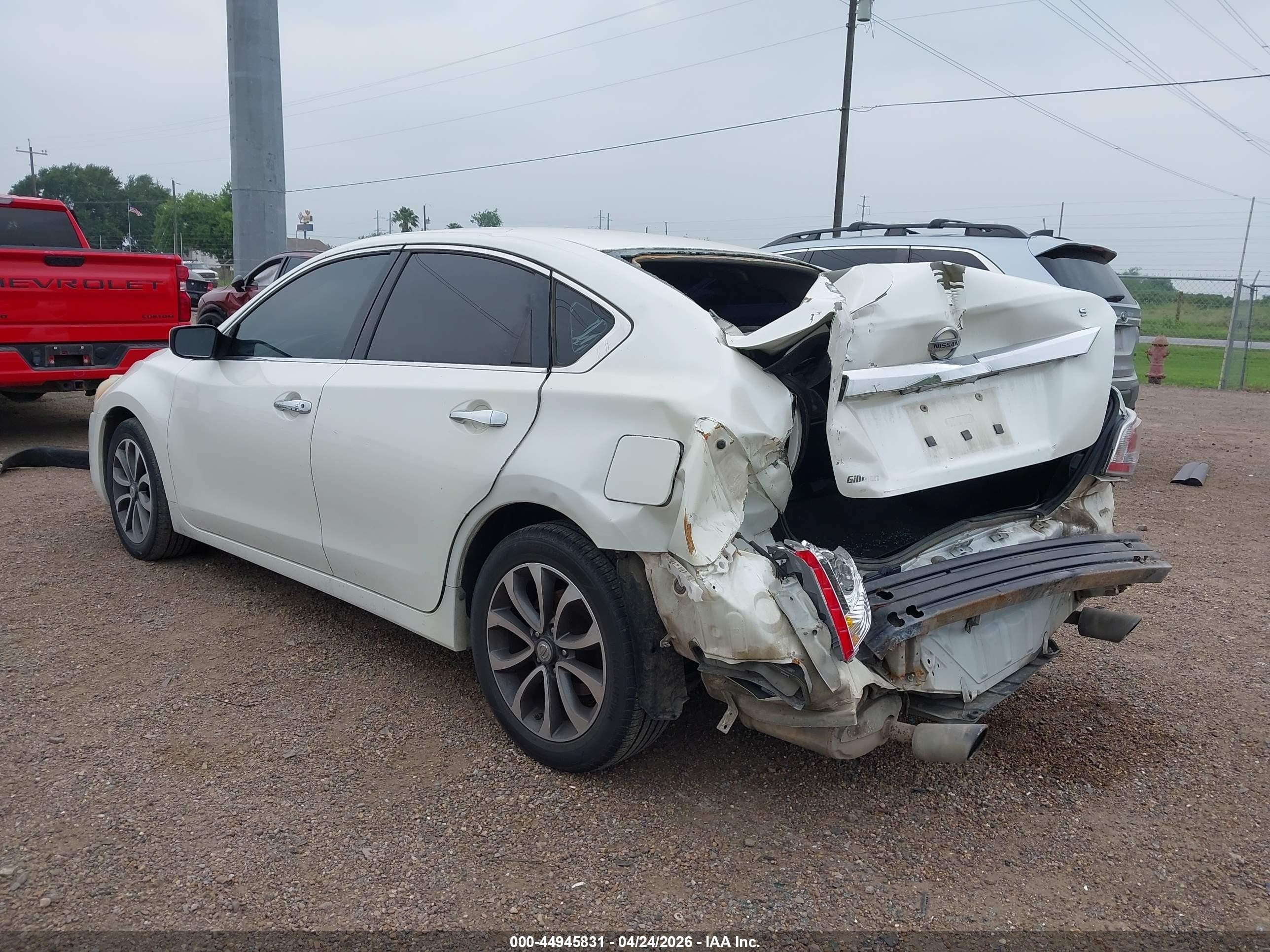 2015 Nissan Altima 2.5 S Белый vin: 1N4AL3AP5FC496922