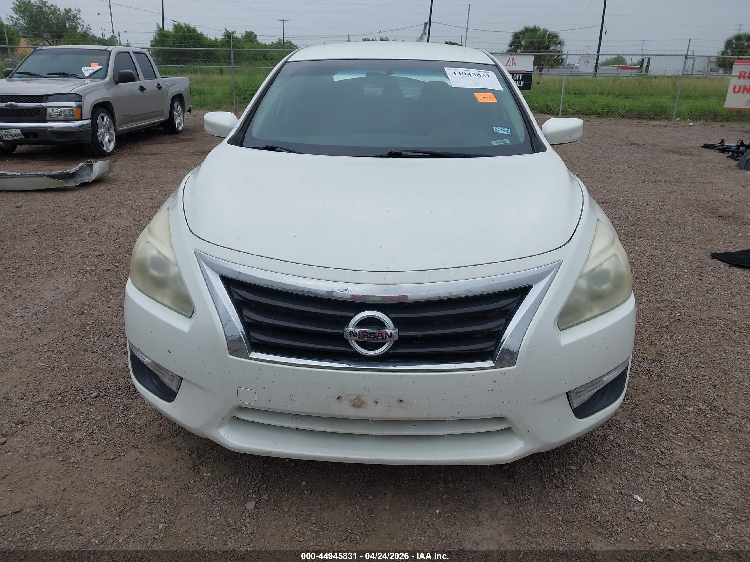 2015 Nissan Altima 2.5 S Белый vin: 1N4AL3AP5FC496922