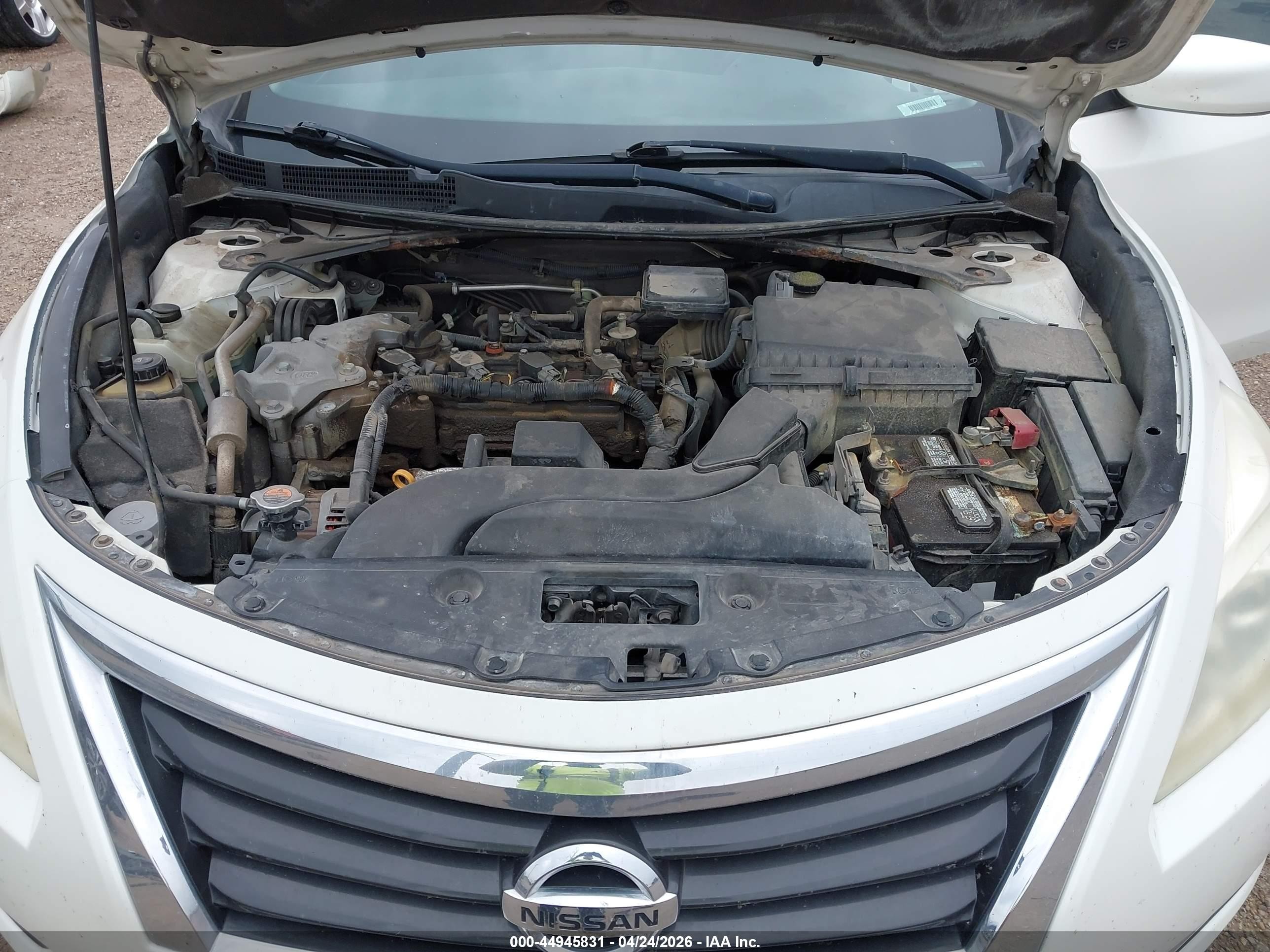 2015 Nissan Altima 2.5 S Белый vin: 1N4AL3AP5FC496922